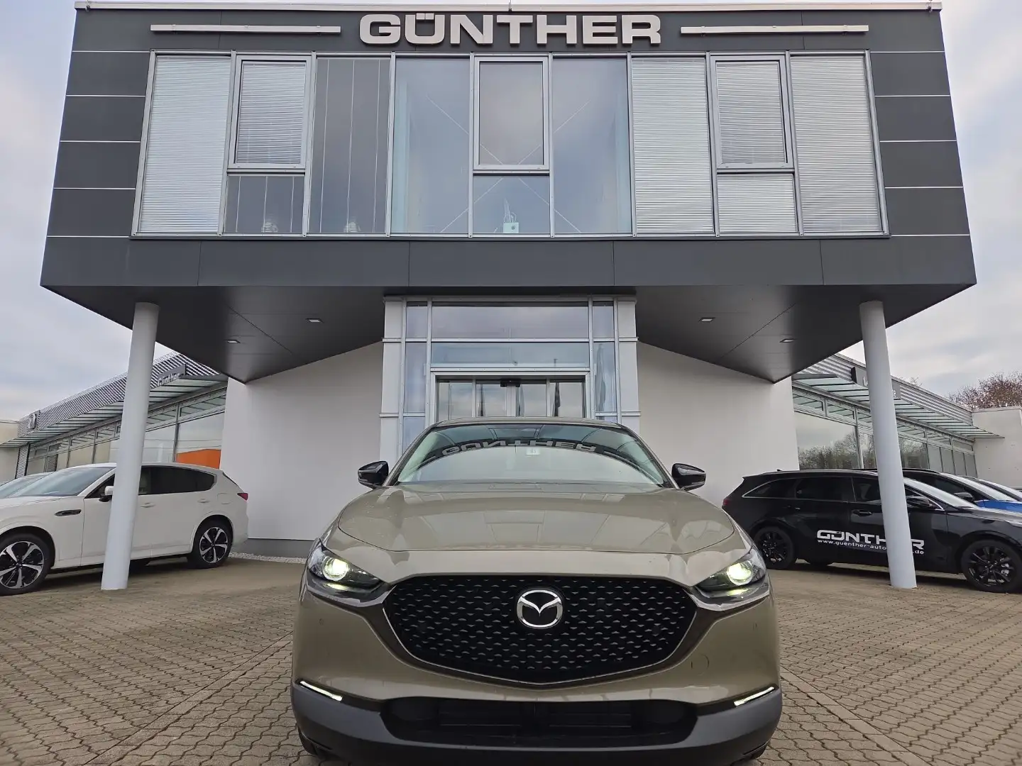 Mazda CX-30 2.5L e-SKYACTIV G 140ps Nagisa, sofort Beige - 1