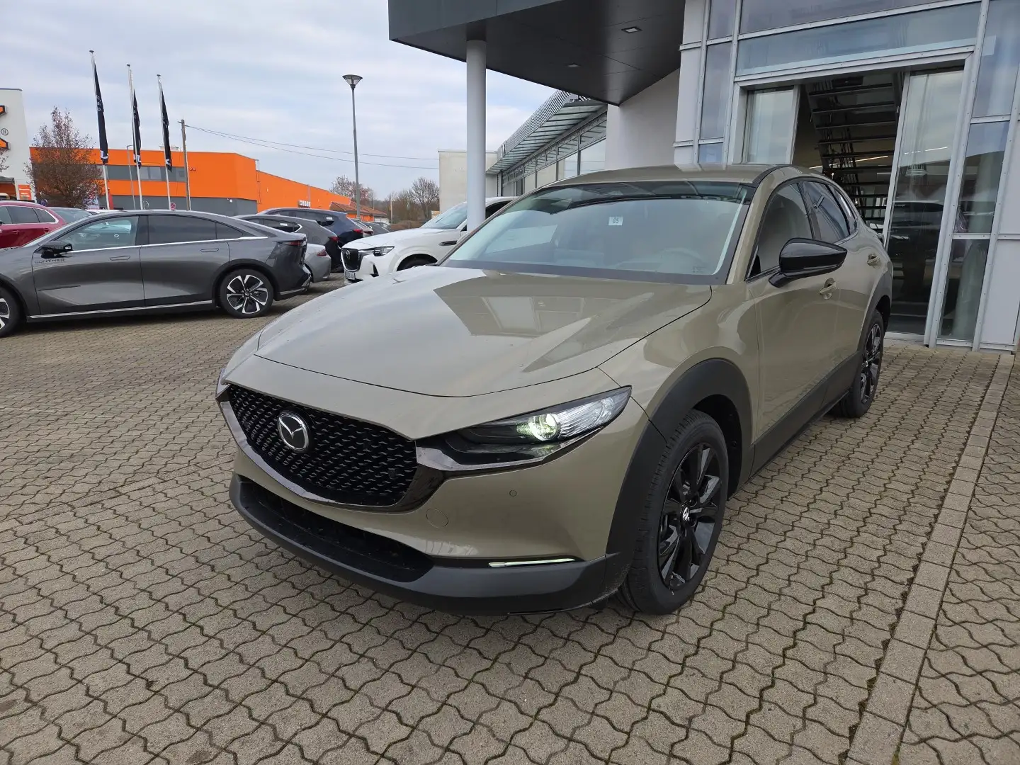 Mazda CX-30 2.5L e-SKYACTIV G 140ps Nagisa, sofort Beige - 2