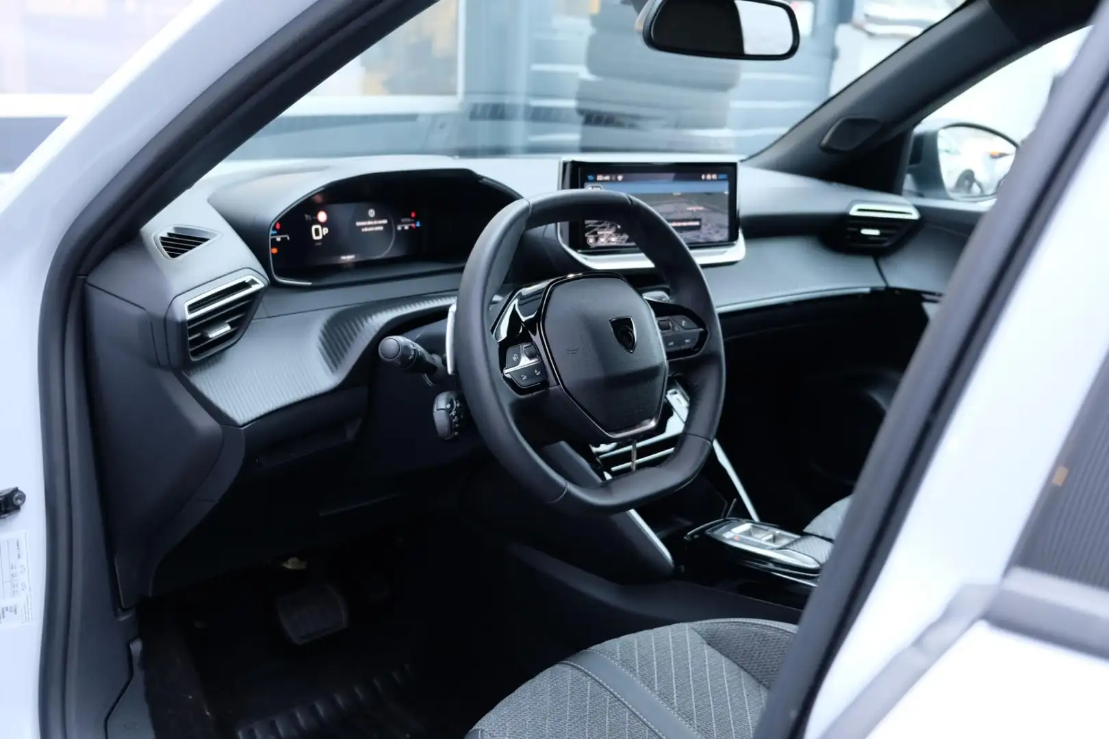 Peugeot 2008 1.2 PureTech 130 Allure |10.156km UNIEK| Camera/Na Weiß - 2