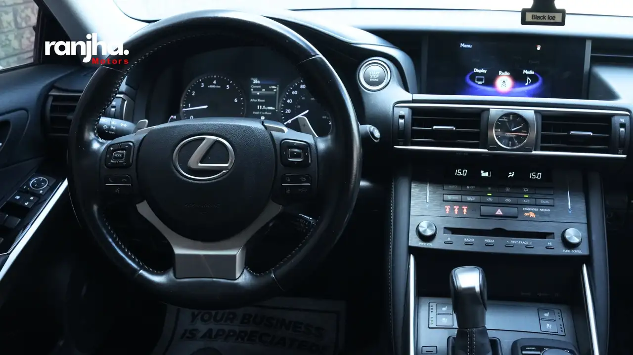 Lexus IS fotografie Lexus IS