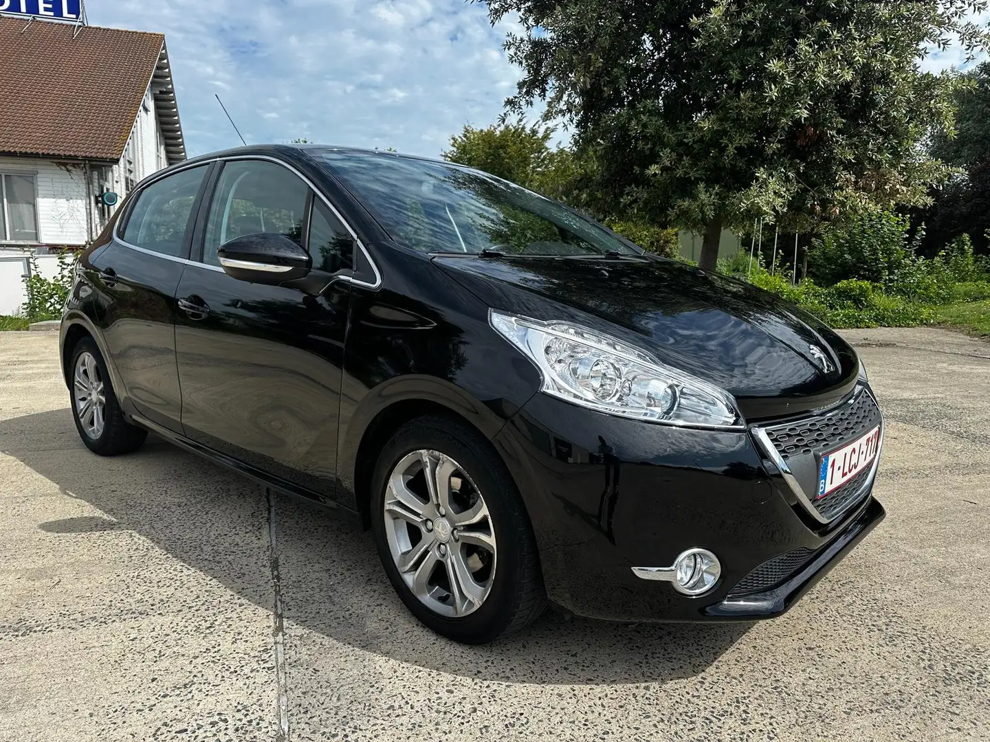Peugeot 208 208 HDi 68 Access Černá - 1