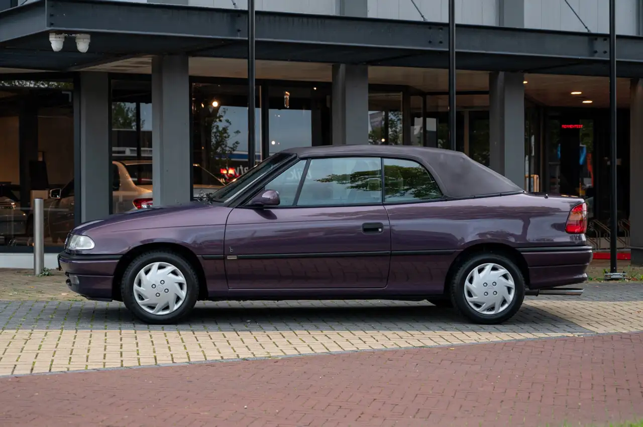 Opel Astra F 1.8i-16V Cabriolet, foto 2