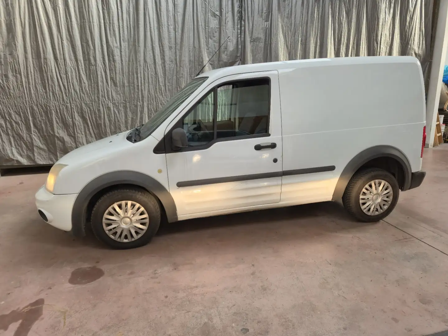 Ford Transit Connect L1 220 1,8TDCi-Zum Verkaufen nicht zum Verschenken - 1