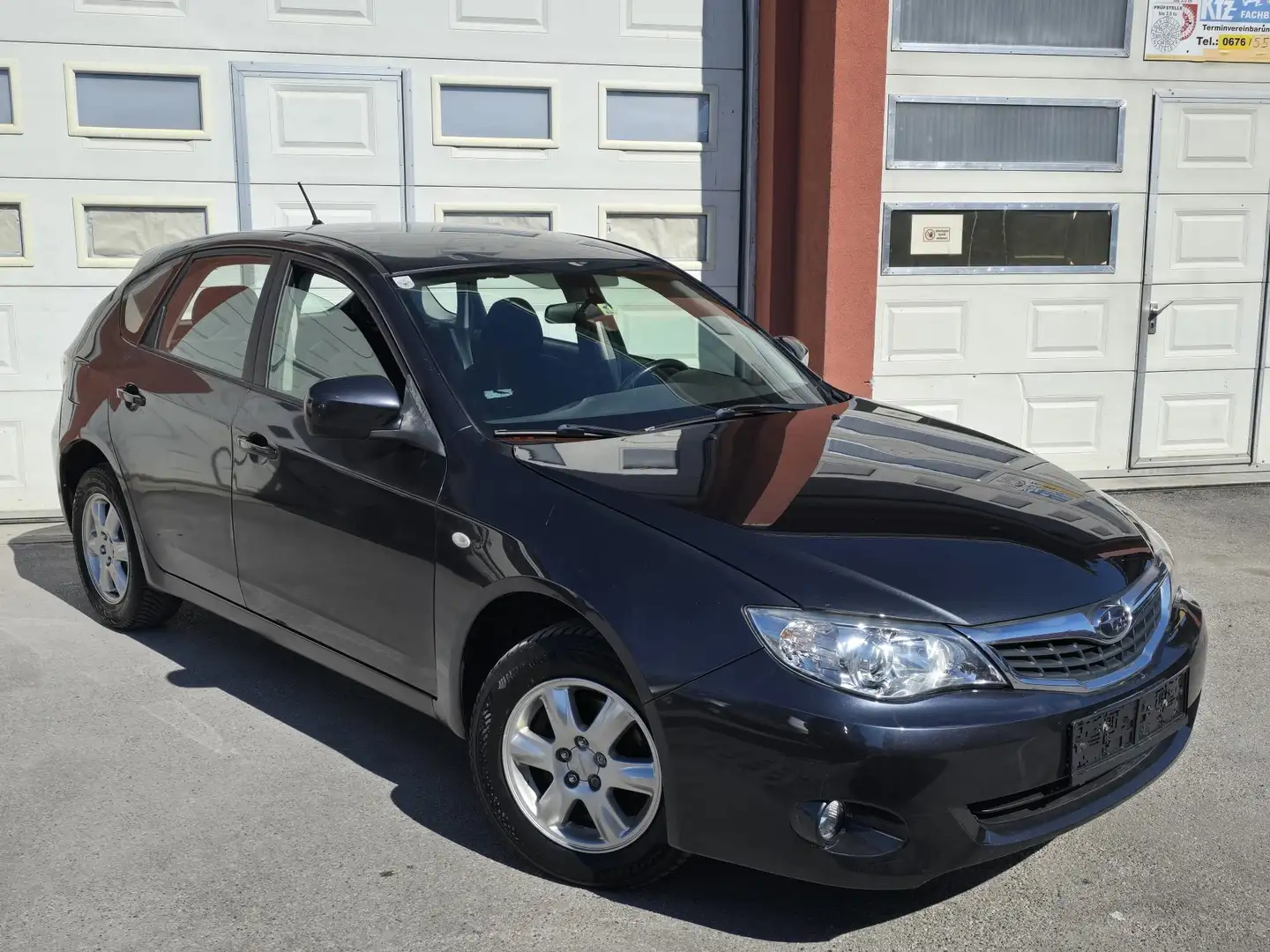 Subaru Impreza Impreza Hatchback Classic 1,5 Grau - 2