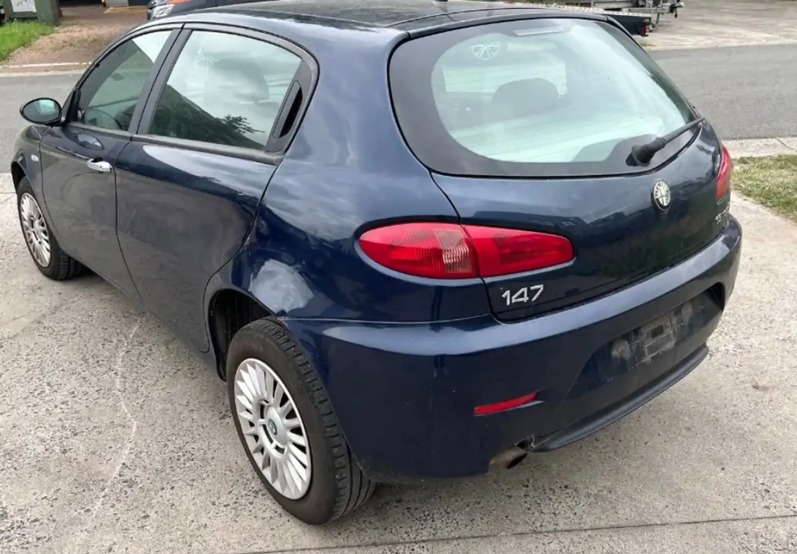 Alfa Romeo 147 147 1.6i TS Impression Bleu - 2