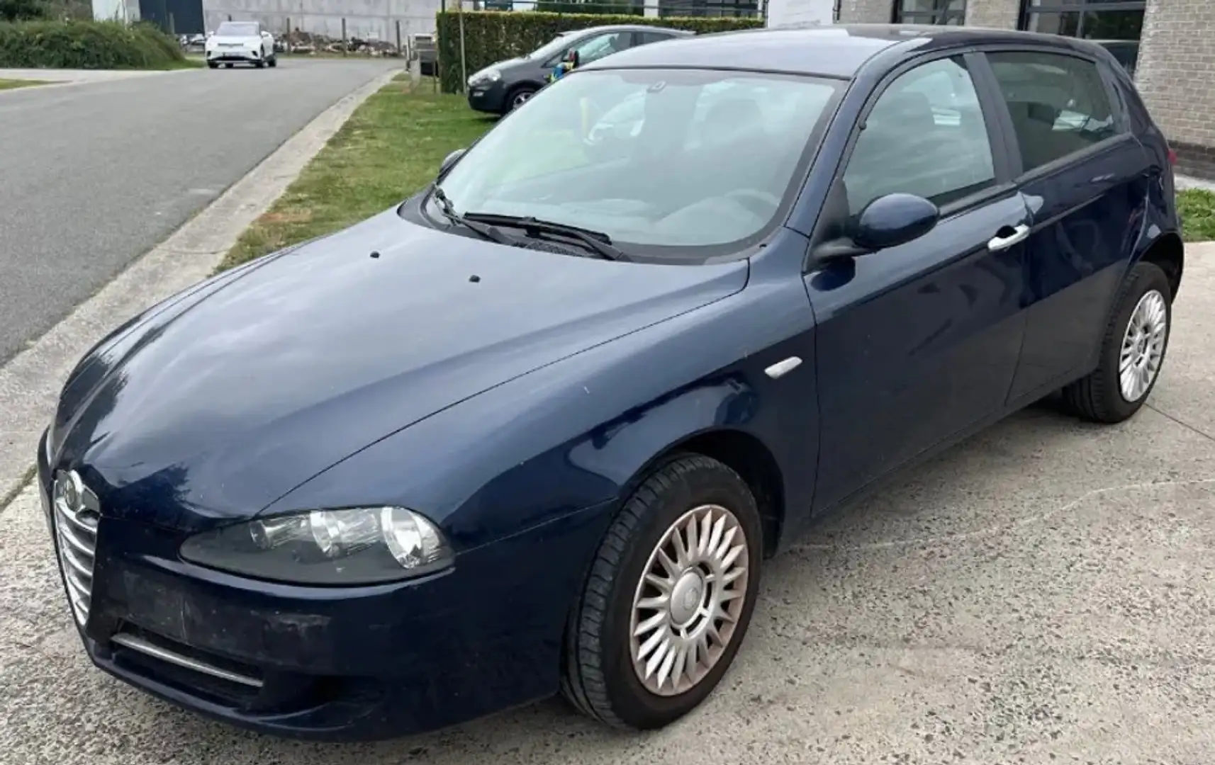 Alfa Romeo 147 147 1.6i TS Impression Bleu - 1