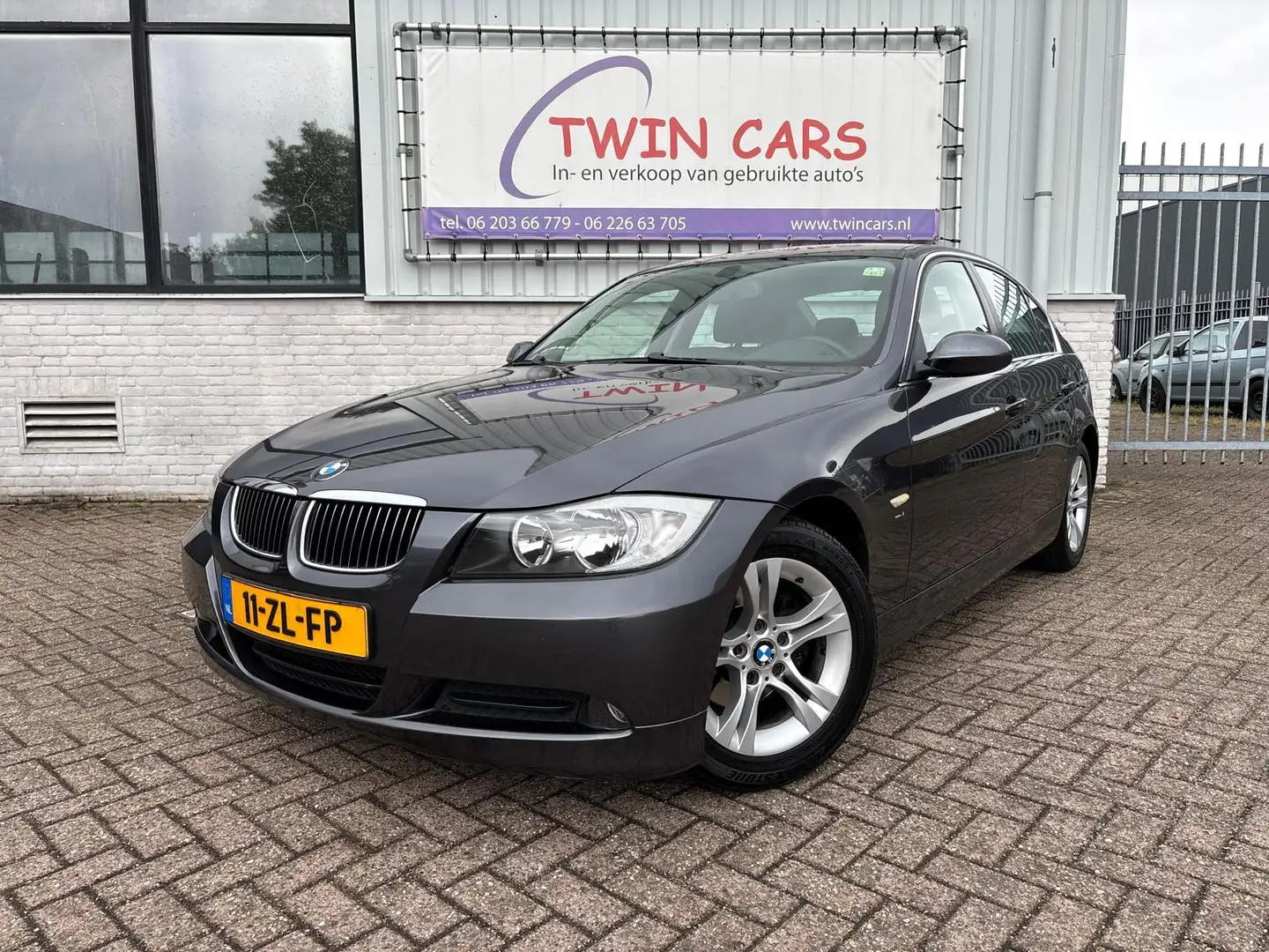 BMW 318 3-serie 318i Business Line Navi Airco Grijs - 2