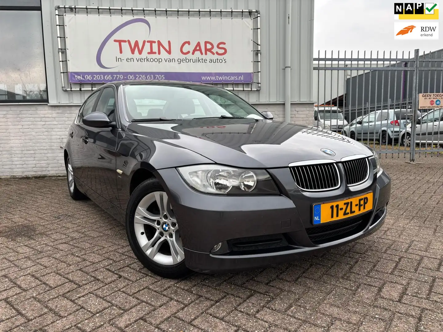BMW 318 3-serie 318i Business Line Navi Airco Grijs - 1