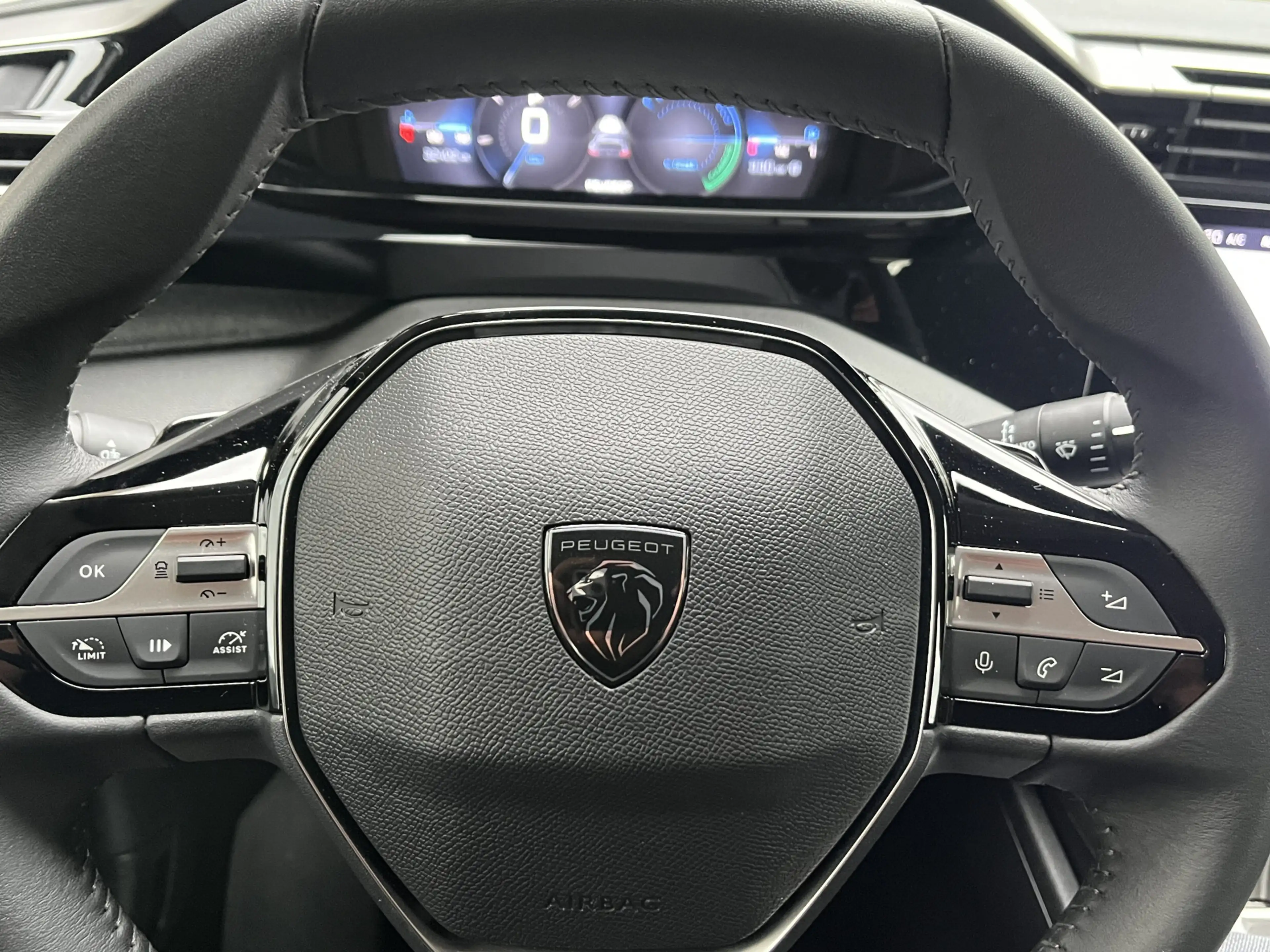 Peugeot 408 1.2 Hybrid 145 e-DCS6 Allure Aut/Ecc/Navi/Camera — photo 11