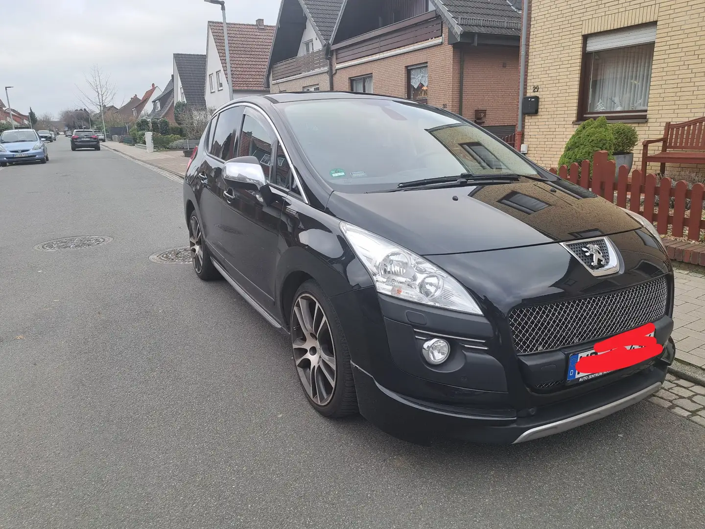 Peugeot 3008 HDi FAP 150 Platinum Schwarz - 1