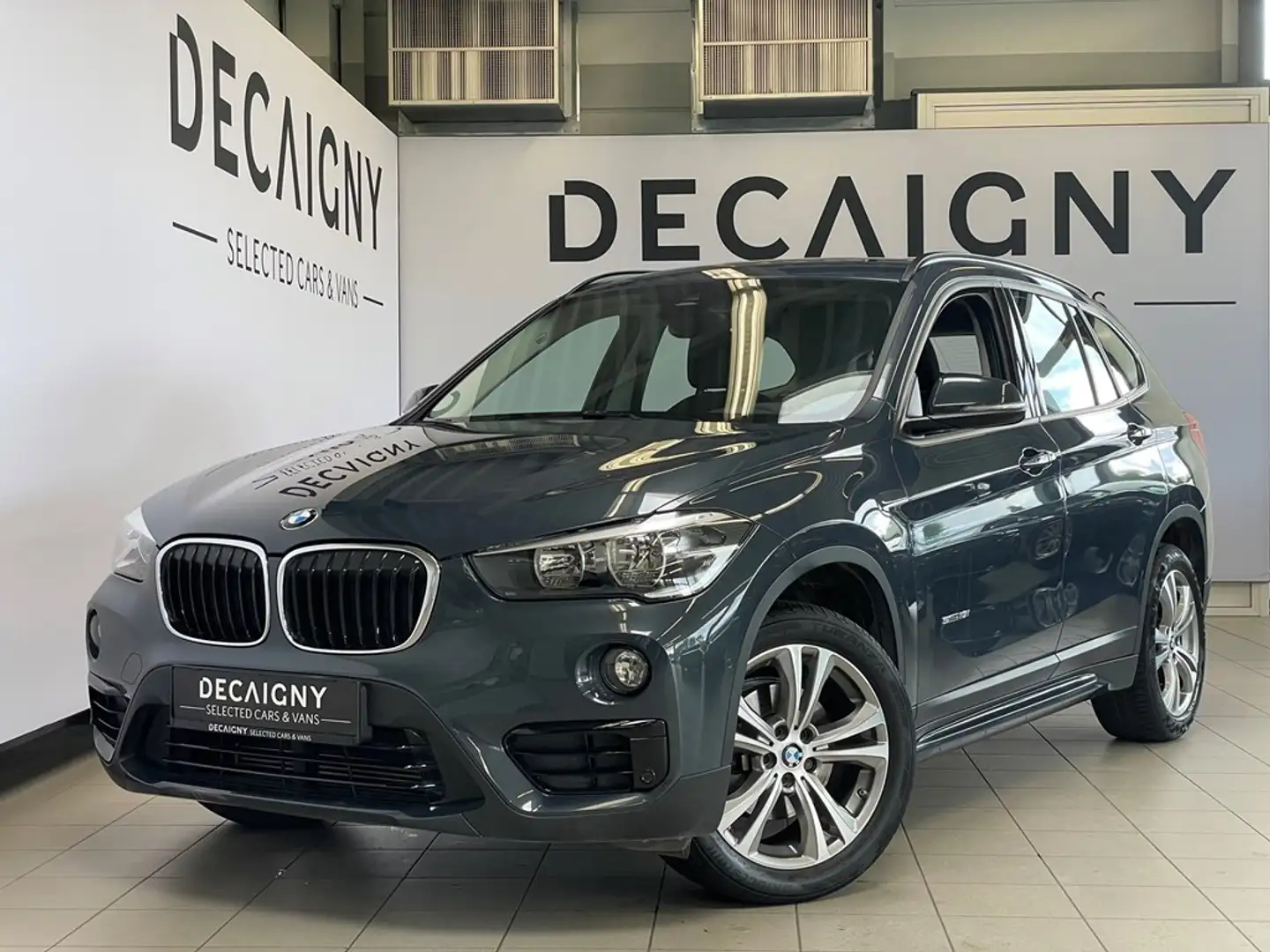 BMW X1 sDrive18i Sport Line *Sensoren voor/achter*Cruise Gris - 1