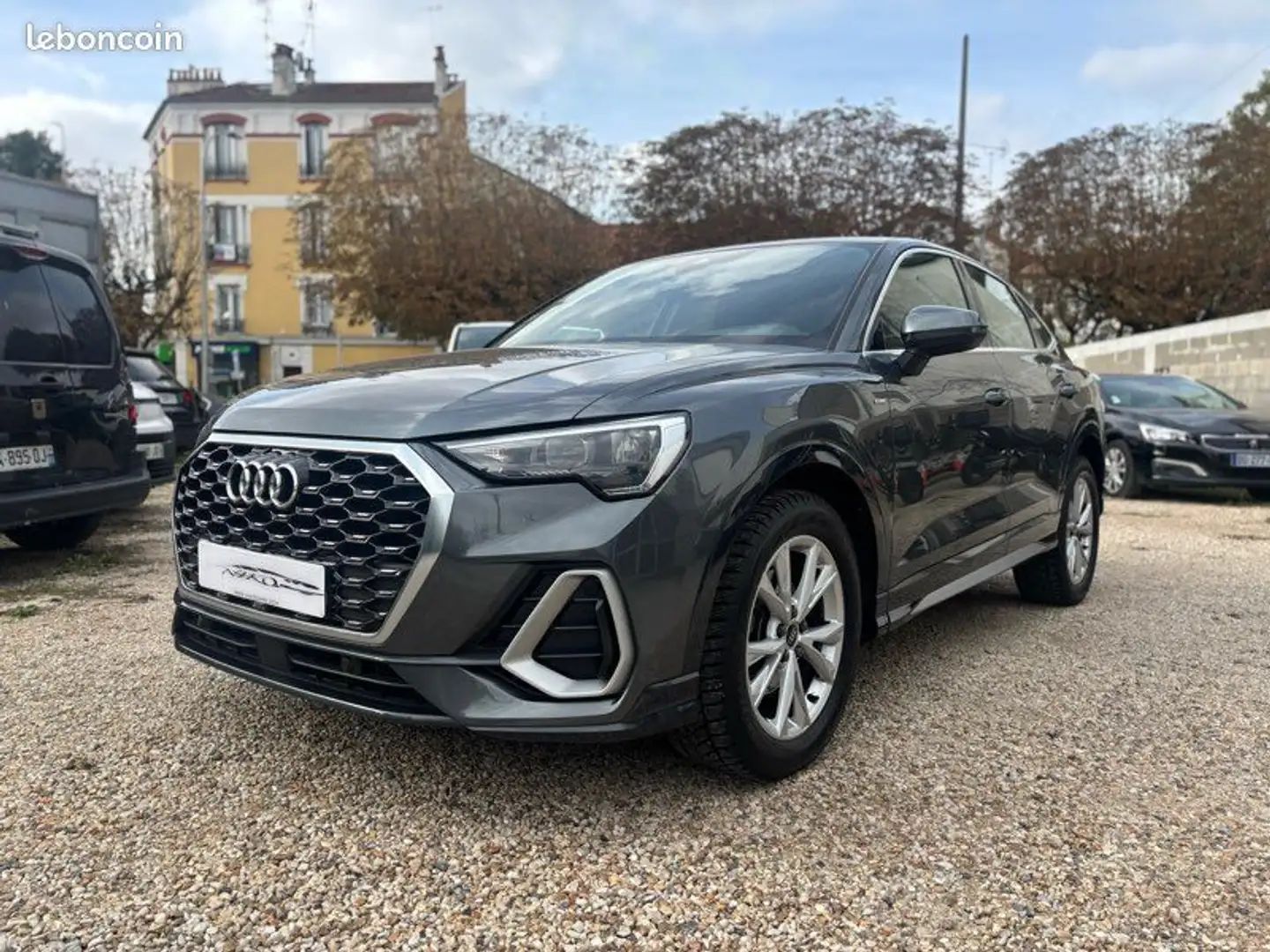 Audi Q3 35 tdi 150 s line Grau - 1