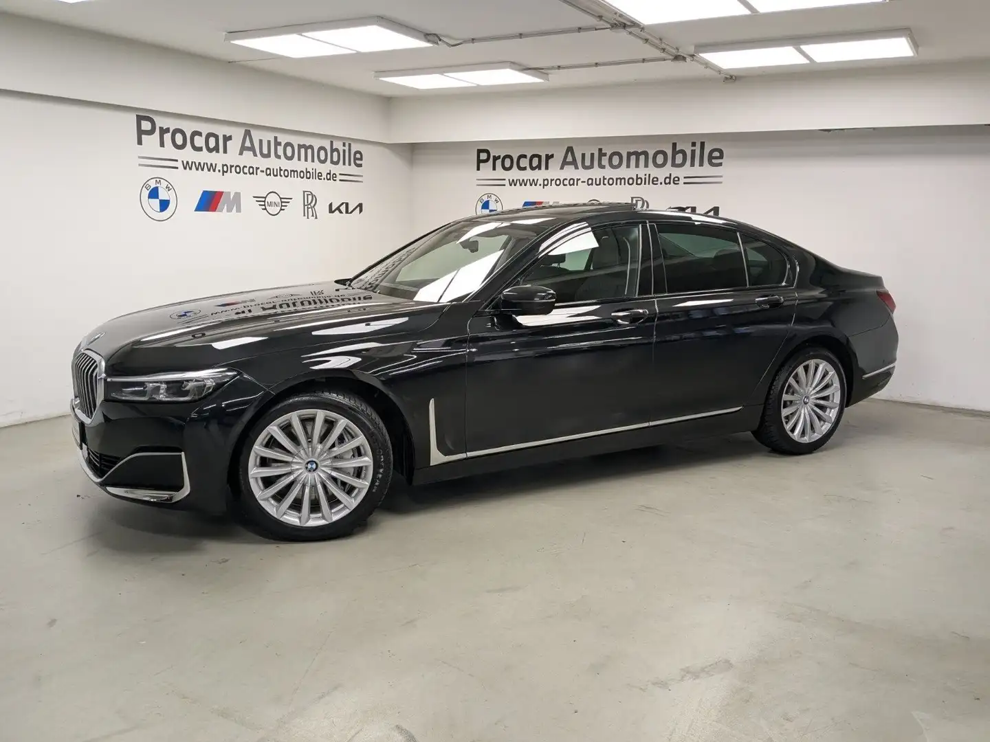 BMW 740 d xDrive AHK DA Prof HuD Massage PA ACC Noir - 2