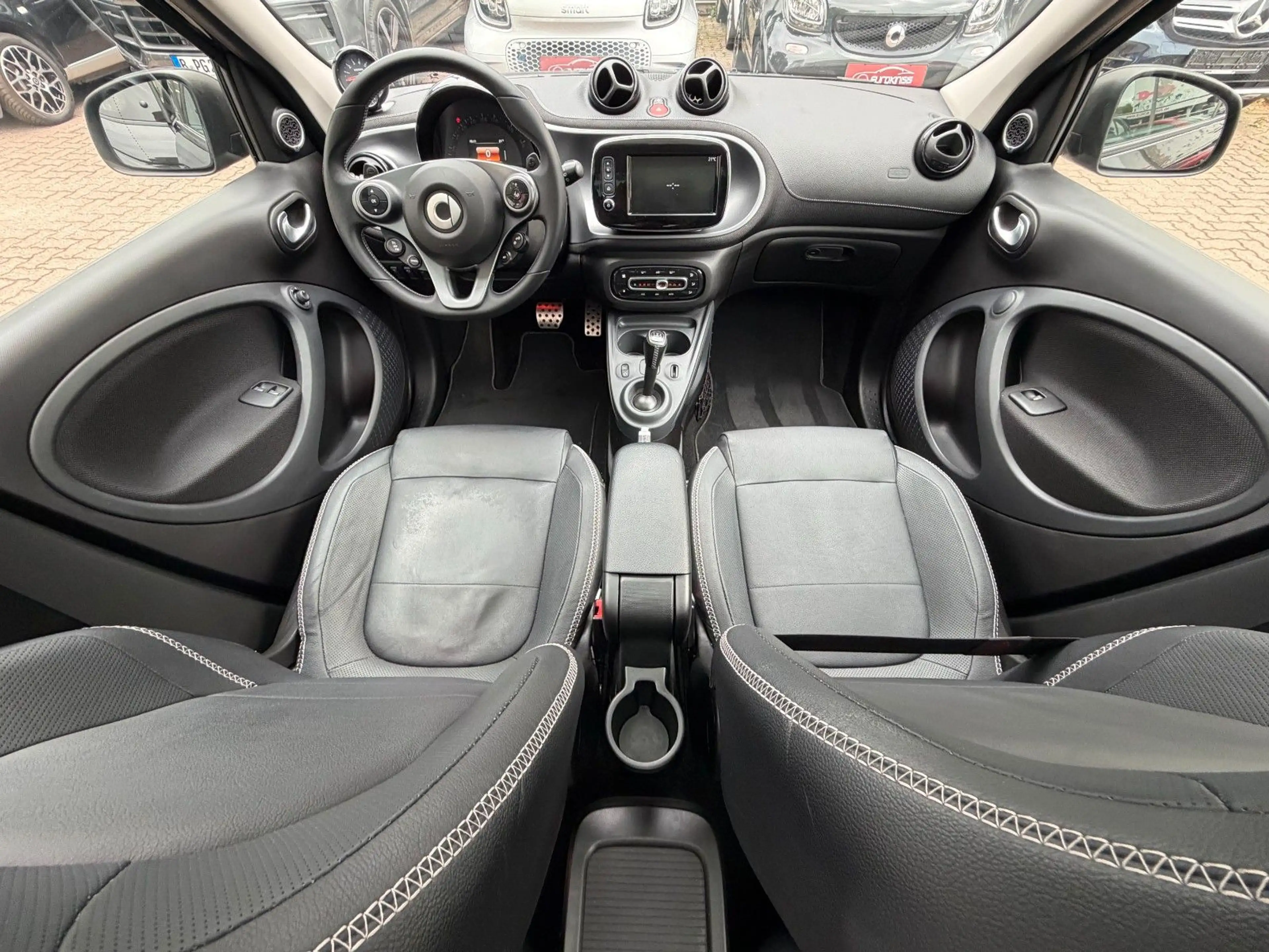 smart forFour forfour BRABUS Xcl*PANO*VOLL*JBL*PTS+R-KAM* — photo 3