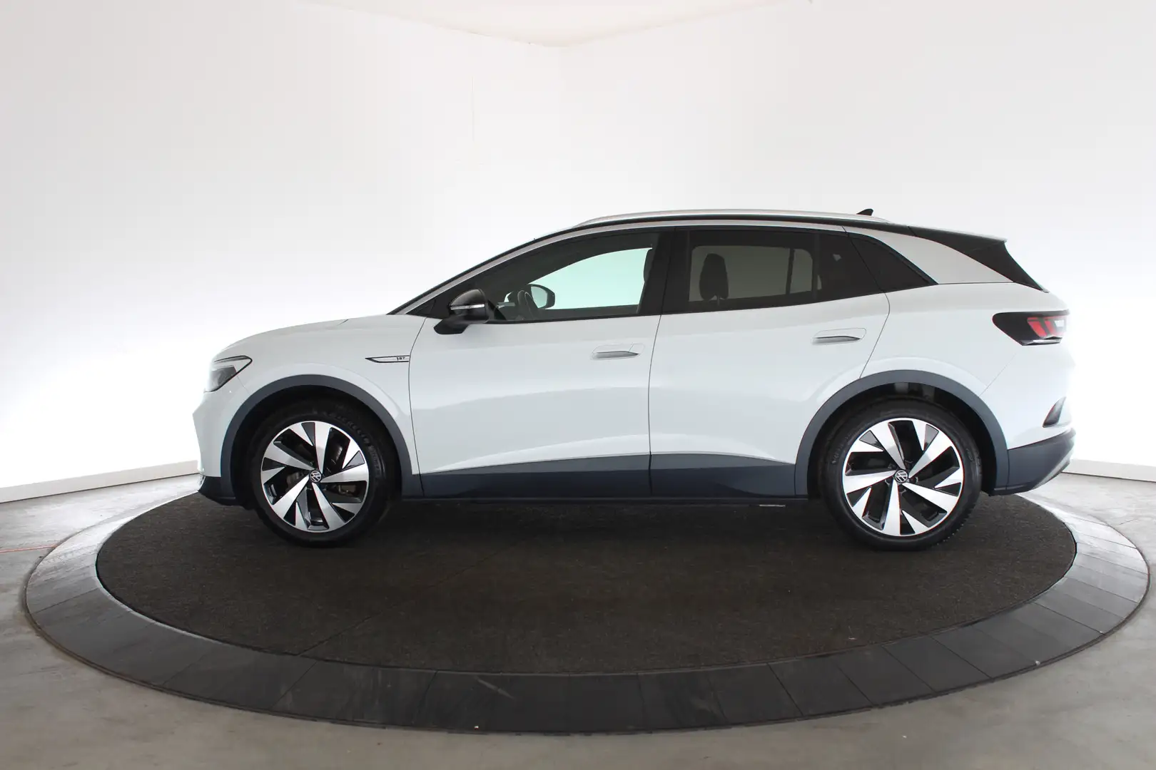 Volkswagen ID.4 First 77 kWh Fehér - 2