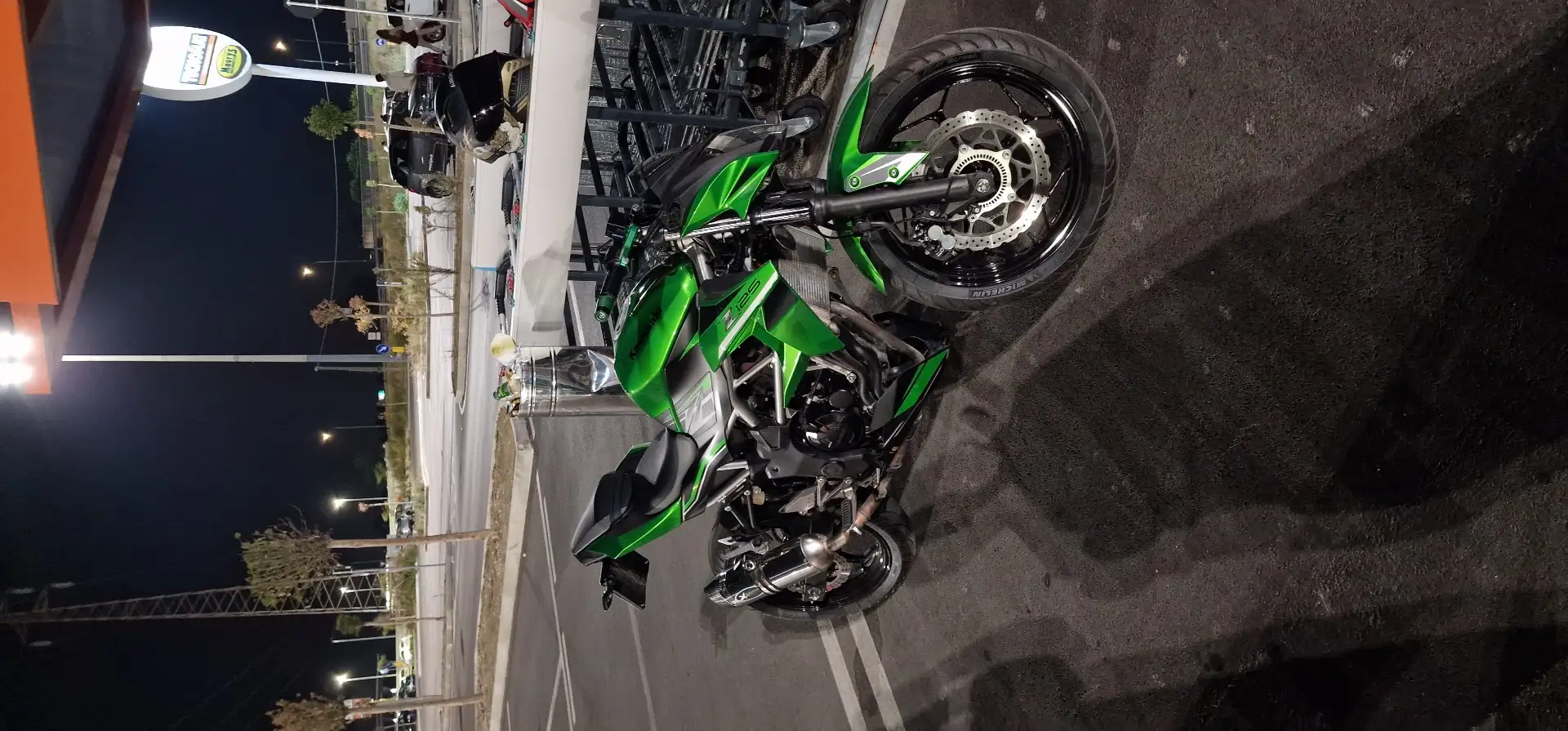 Kawasaki Z 125 special edition Verde - 1