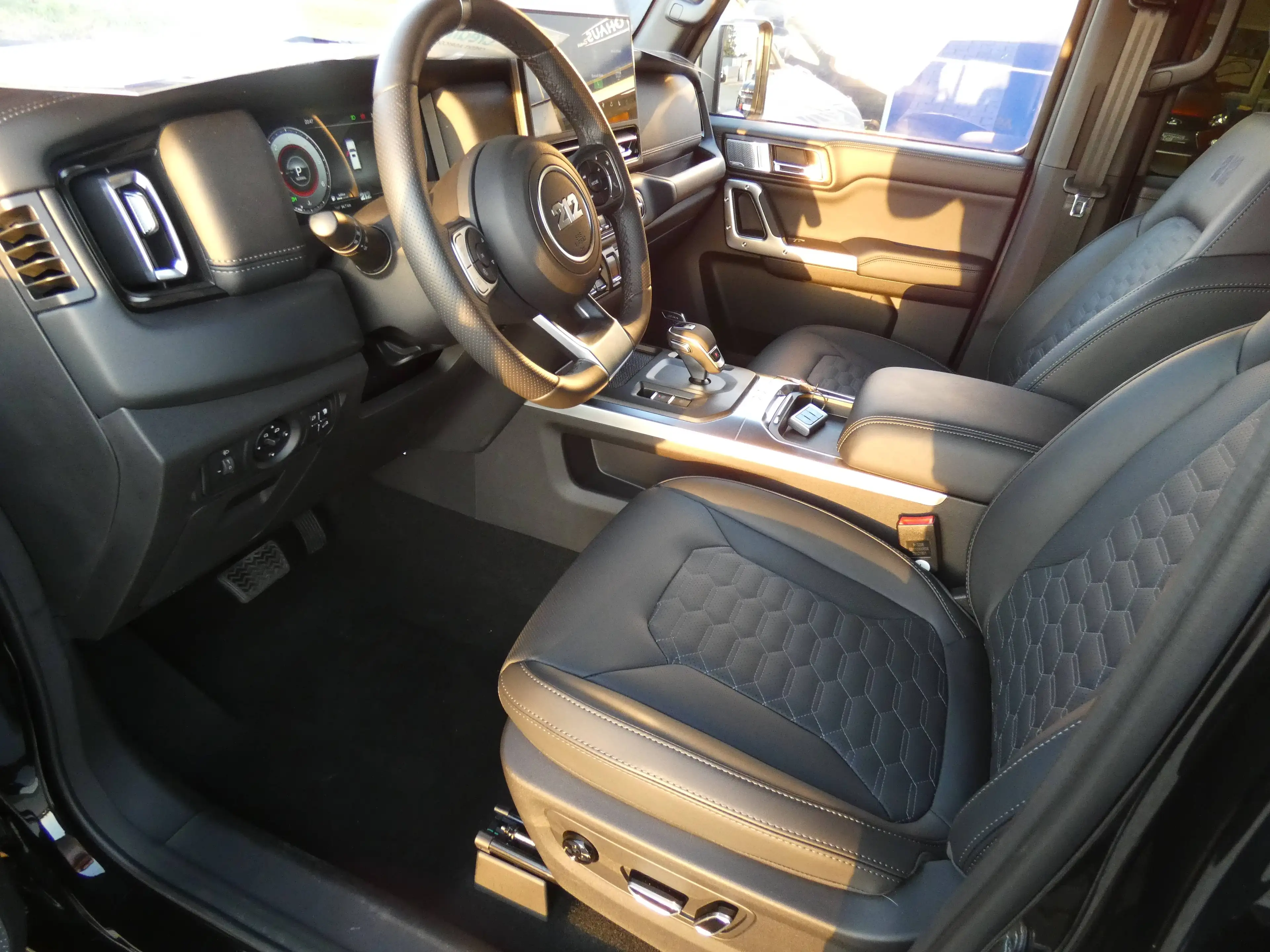 BAW 212 2,0 TCI 4x4 Automatik Leder Seilwinde Kamera AHK Scheibentönung Sitzheizung Sitzkühlung Unterbodenschutz — photo 12