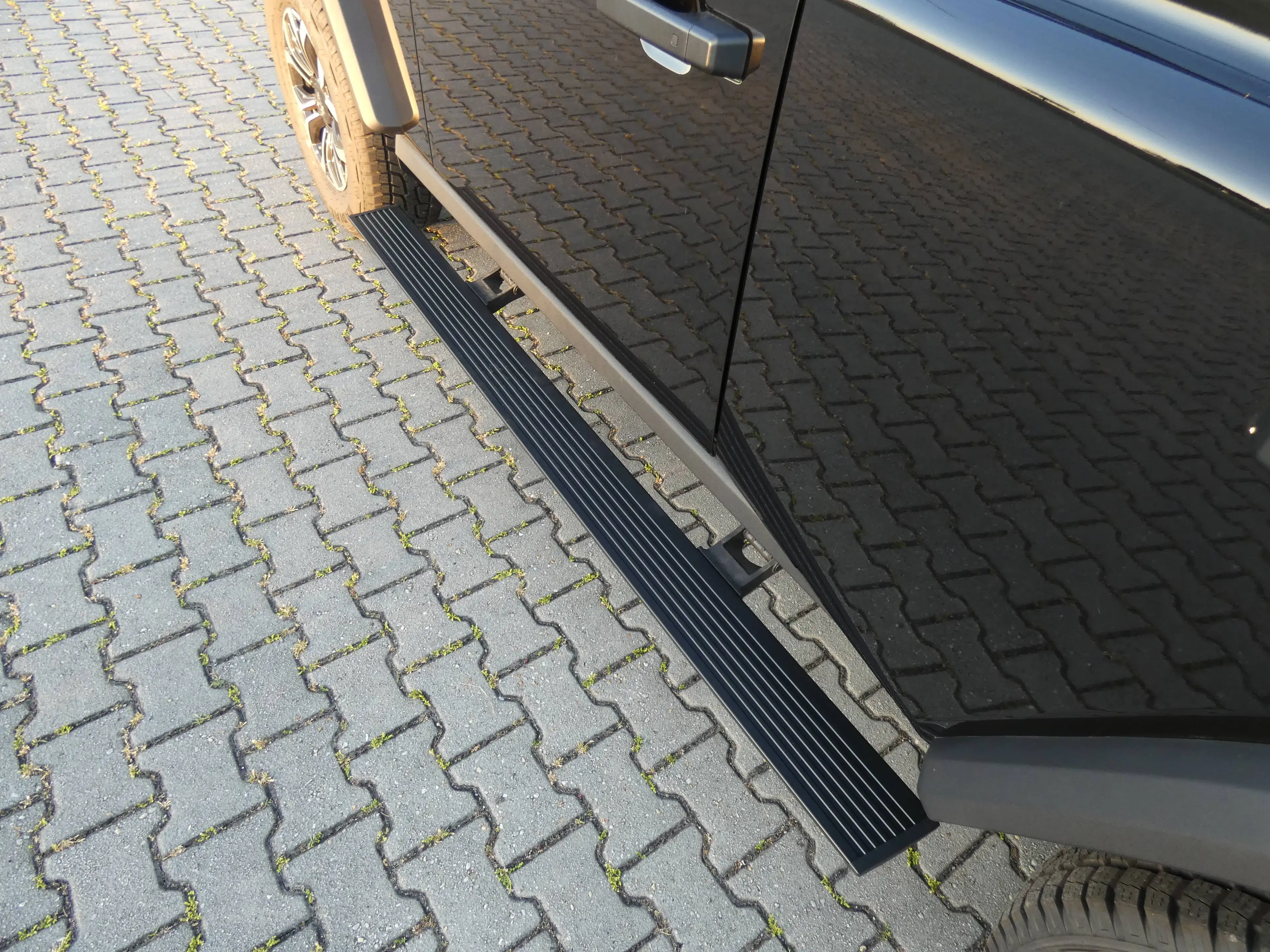BAW 212 2,0 TCI 4x4 Automatik Leder Seilwinde Kamera AHK Scheibentönung Sitzheizung Sitzkühlung Unterbodenschutz — photo 11