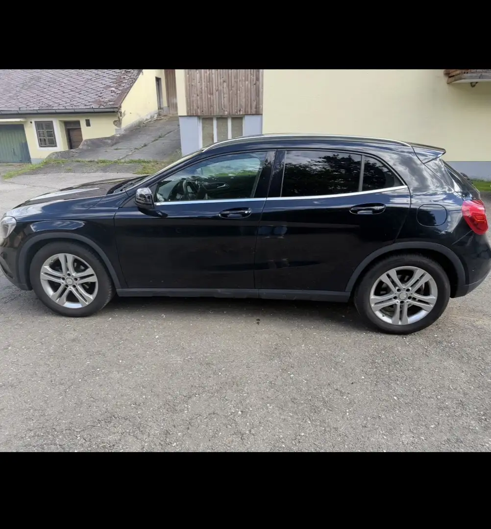 Mercedes-Benz GLA 200 GLA 200 CDI Edition LifestyleEdition Lifestyle Schwarz - 1