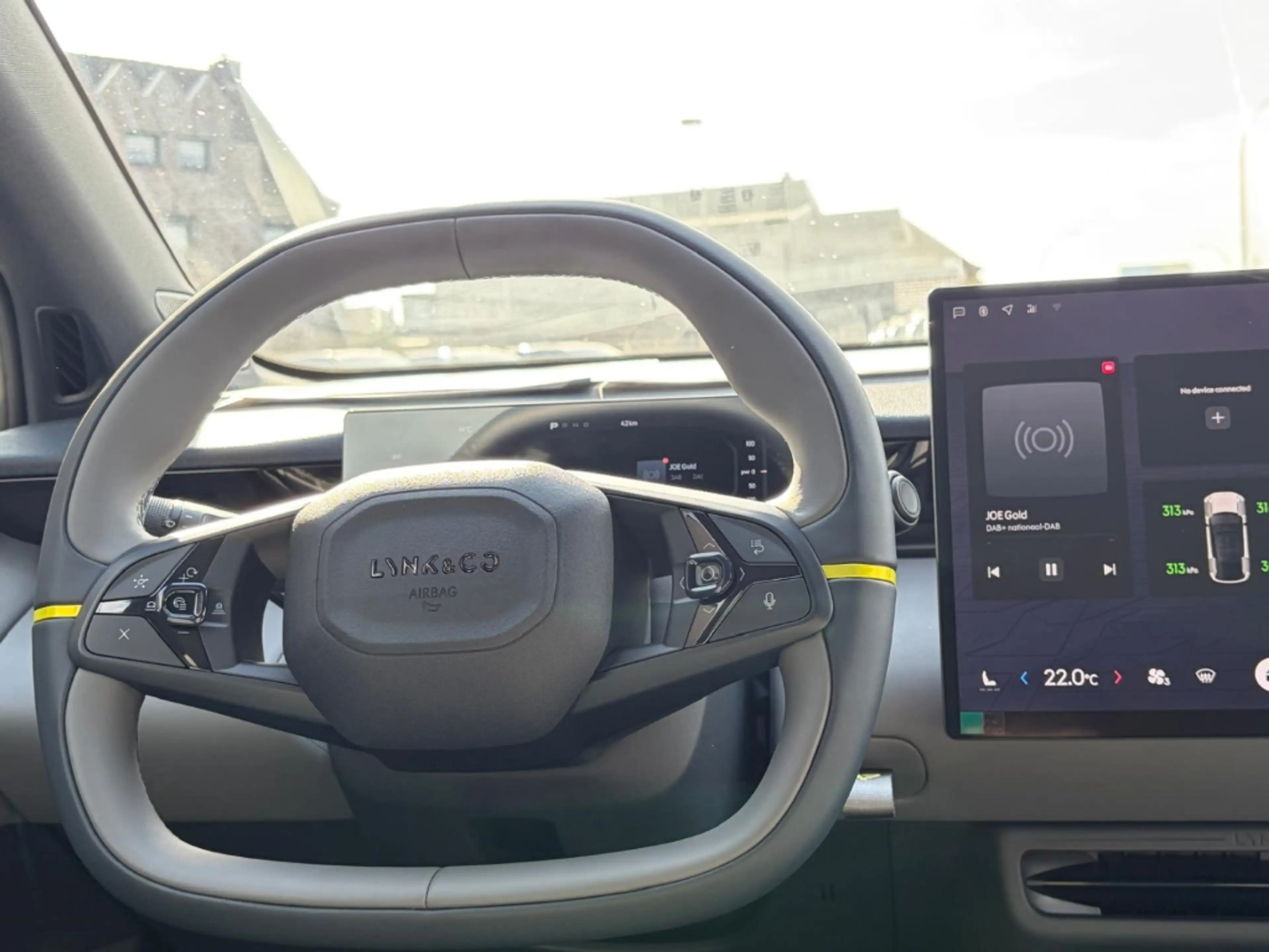 Lynk & Co 02 More 200 kW Panorama Navi Leder Digitales Cockpit — photo 14