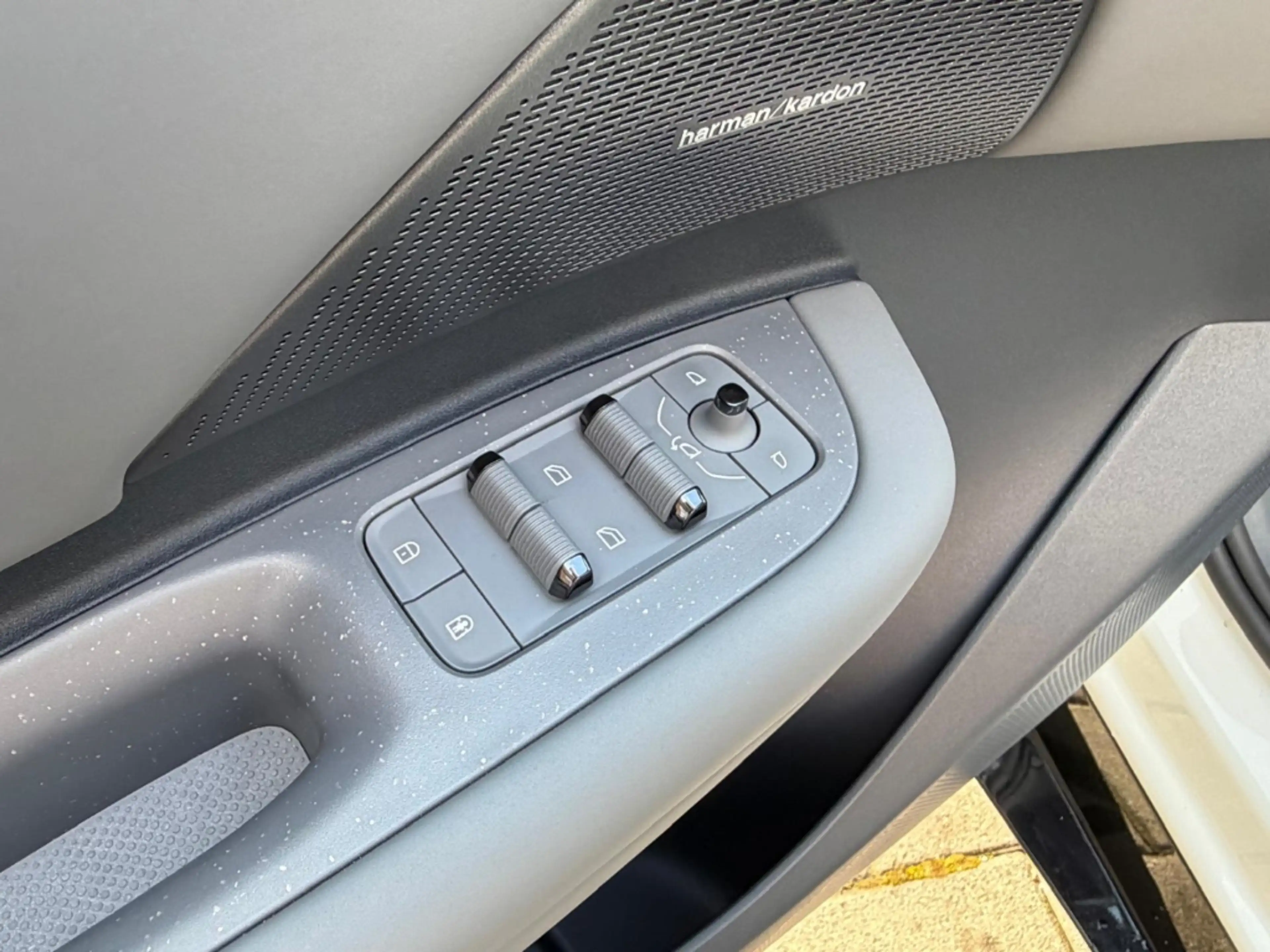 Lynk & Co 02 More 200 kW Panorama Navi Leder Digitales Cockpit — photo 12
