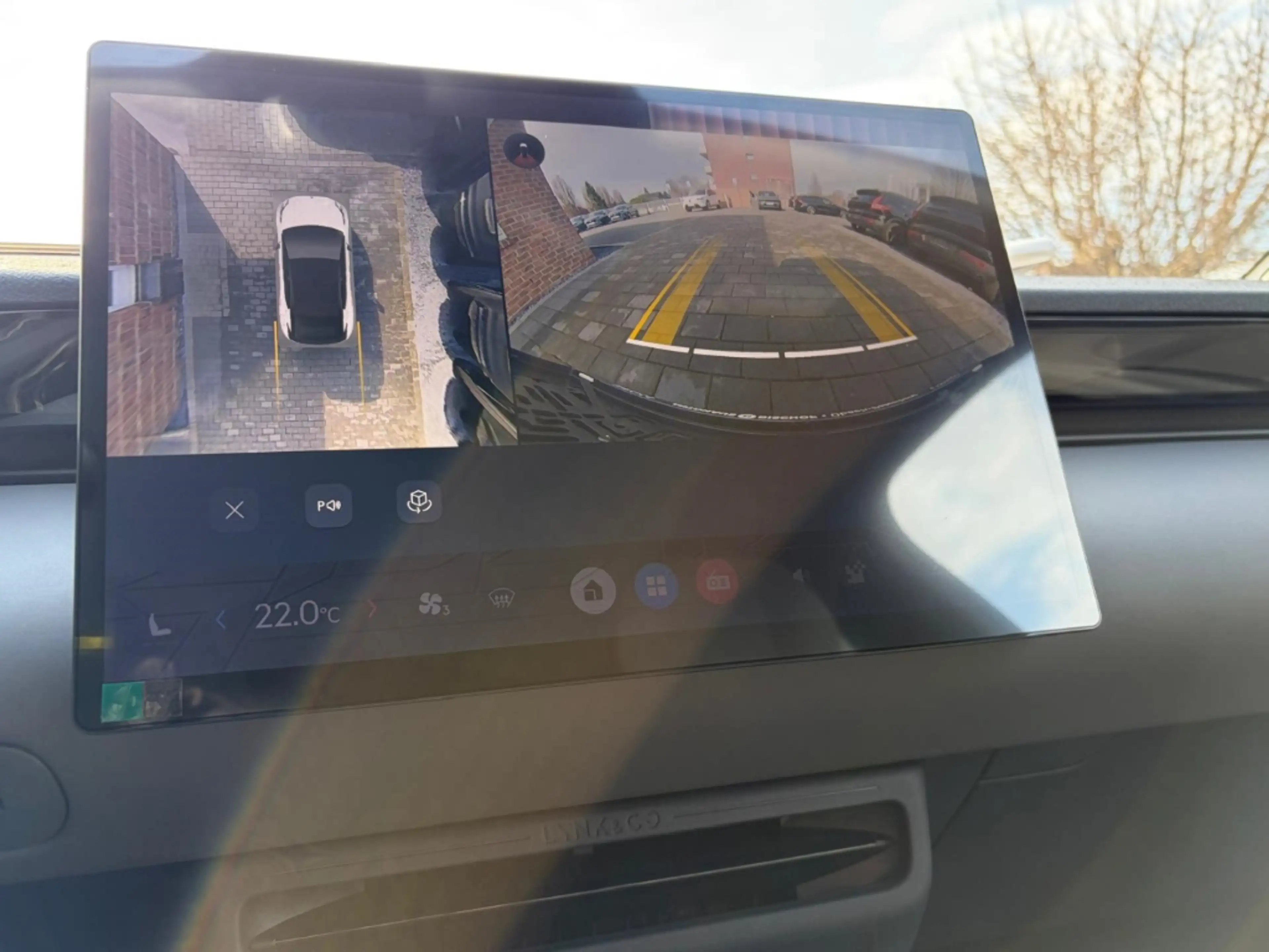 Lynk & Co 02 More 200 kW Panorama Navi Leder Digitales Cockpit — photo 15
