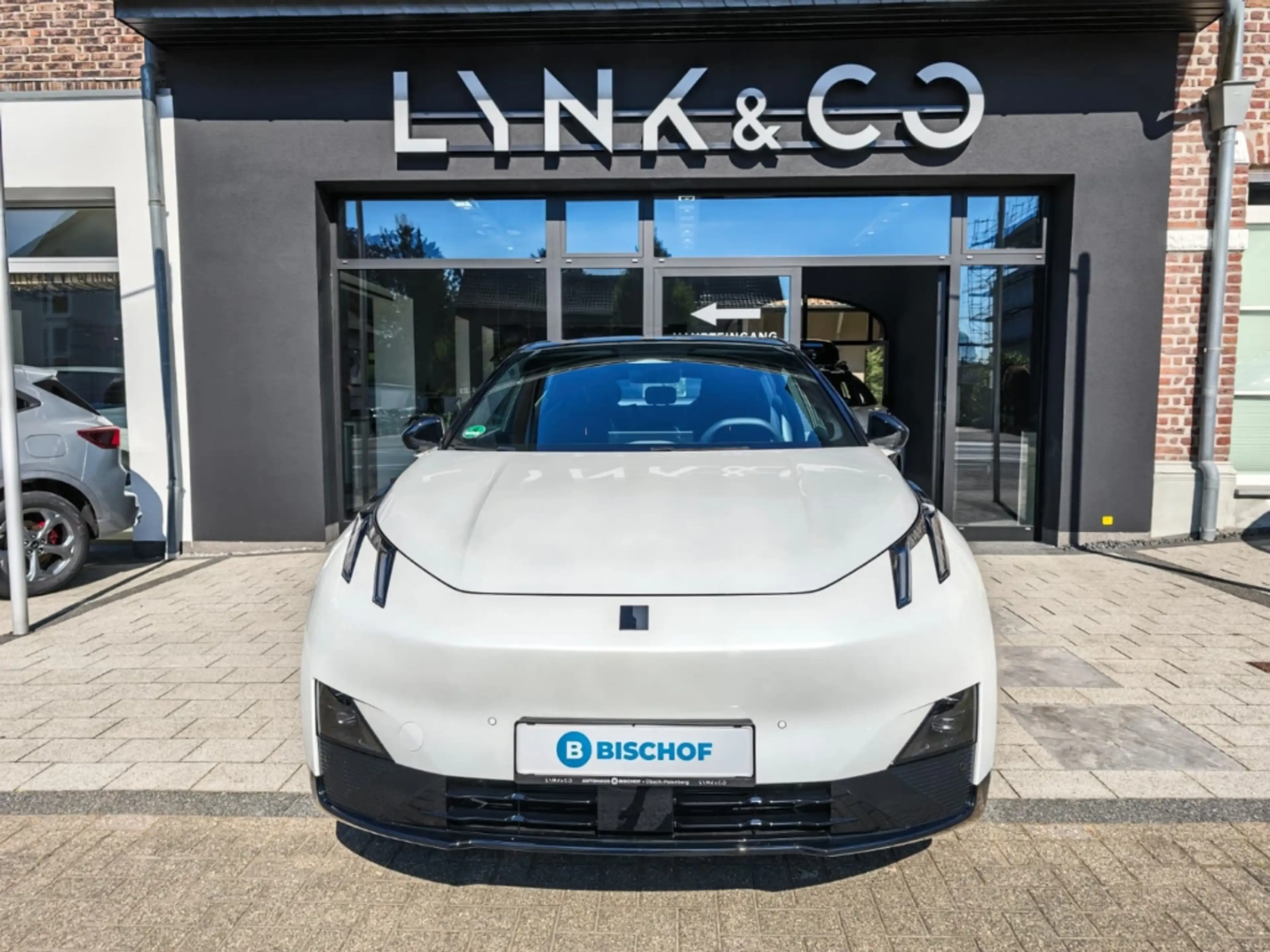 Lynk & Co 02 More 200 kW Panorama Navi Leder Digitales Cockpit — photo 3