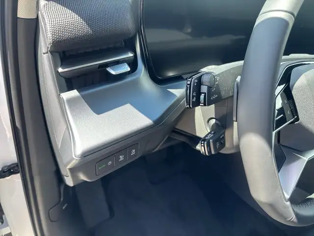 Audi Q3 view 11