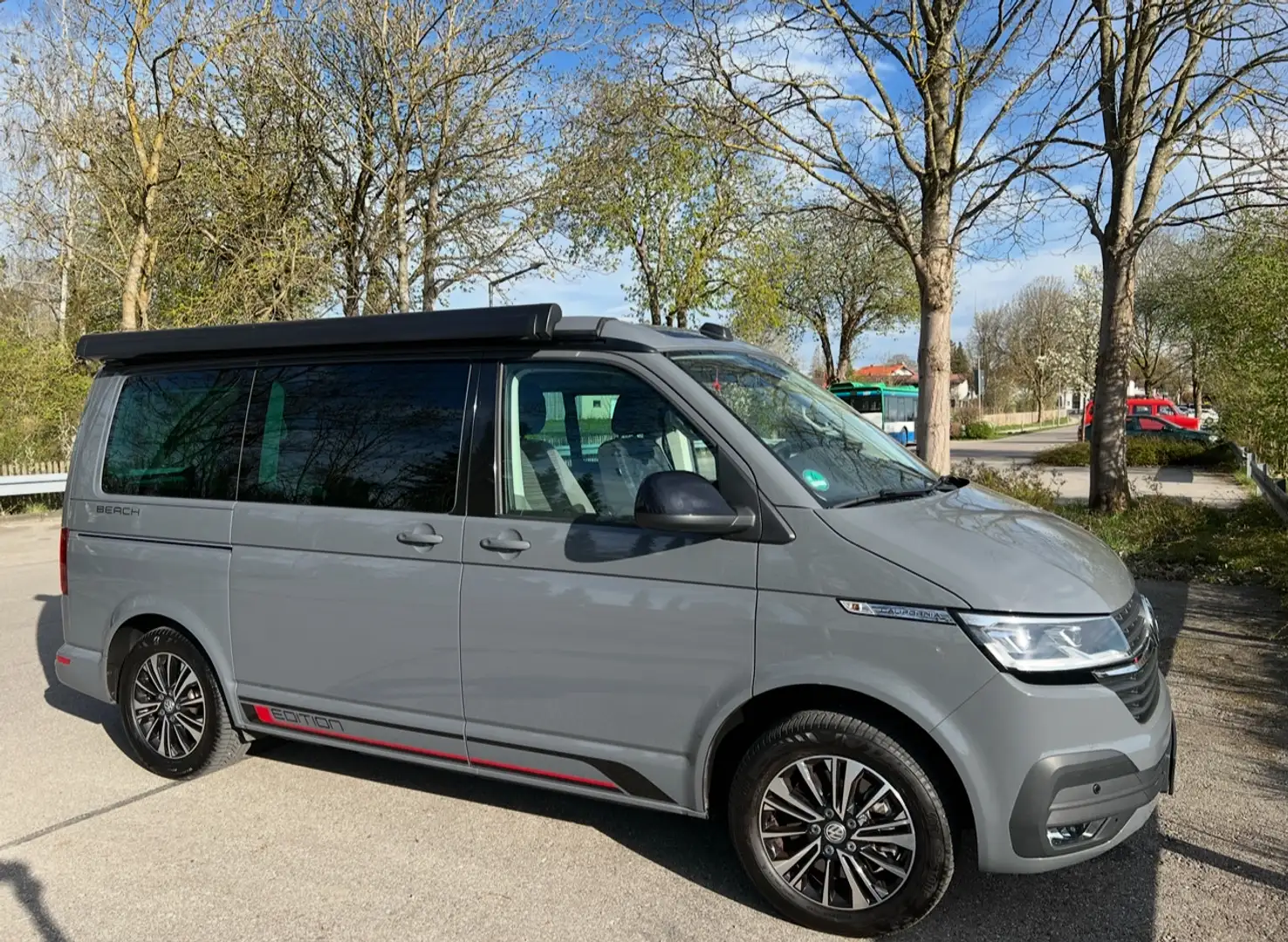 Volkswagen T6.1 California 4MOTION Beach Camper Edition Gris - 1