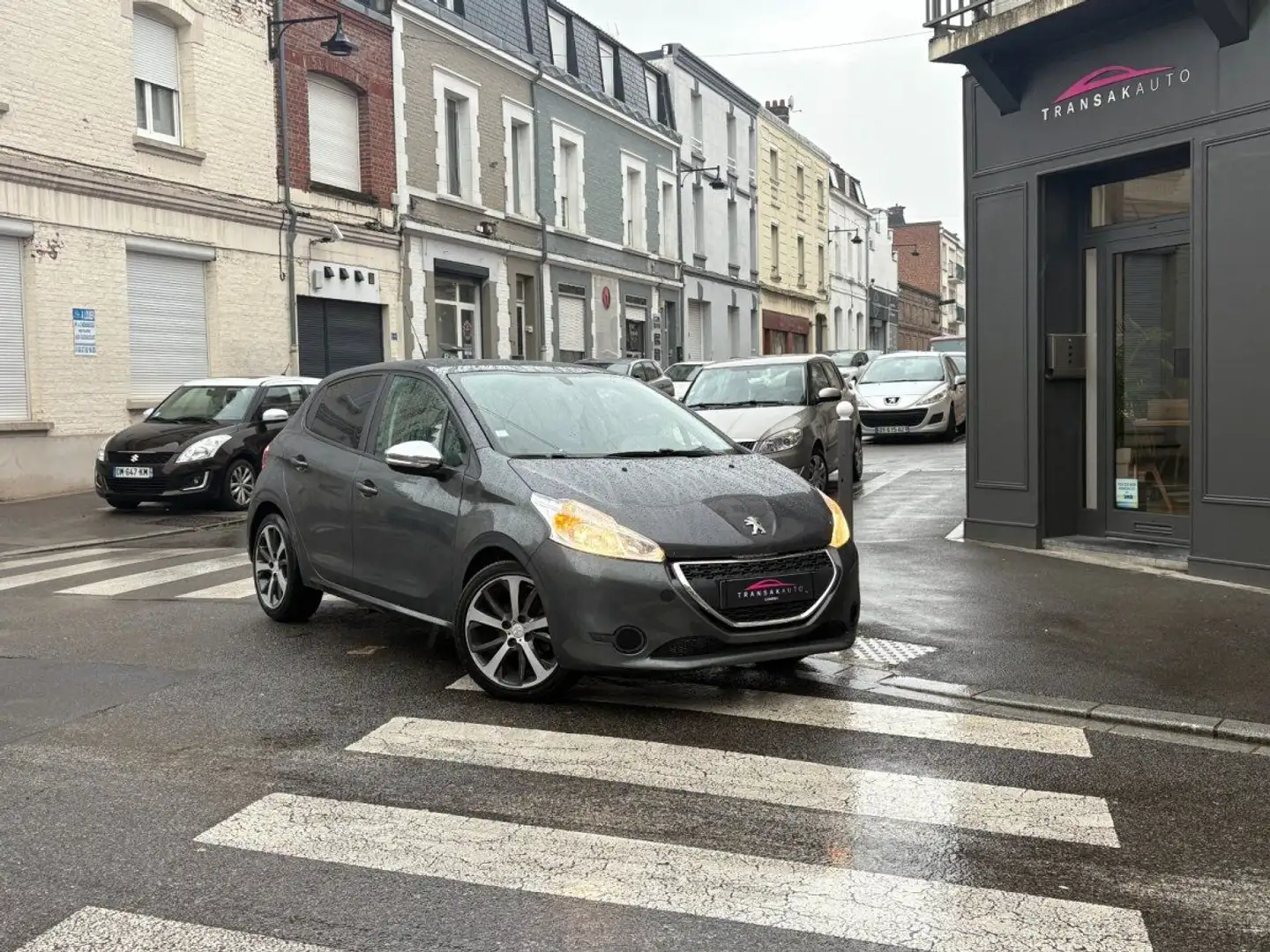 Peugeot 208 1.4 HDi Active / COURROIE DE DISTRIBUTION FAITE / BLUETOOTH / GPS Grigio - 1