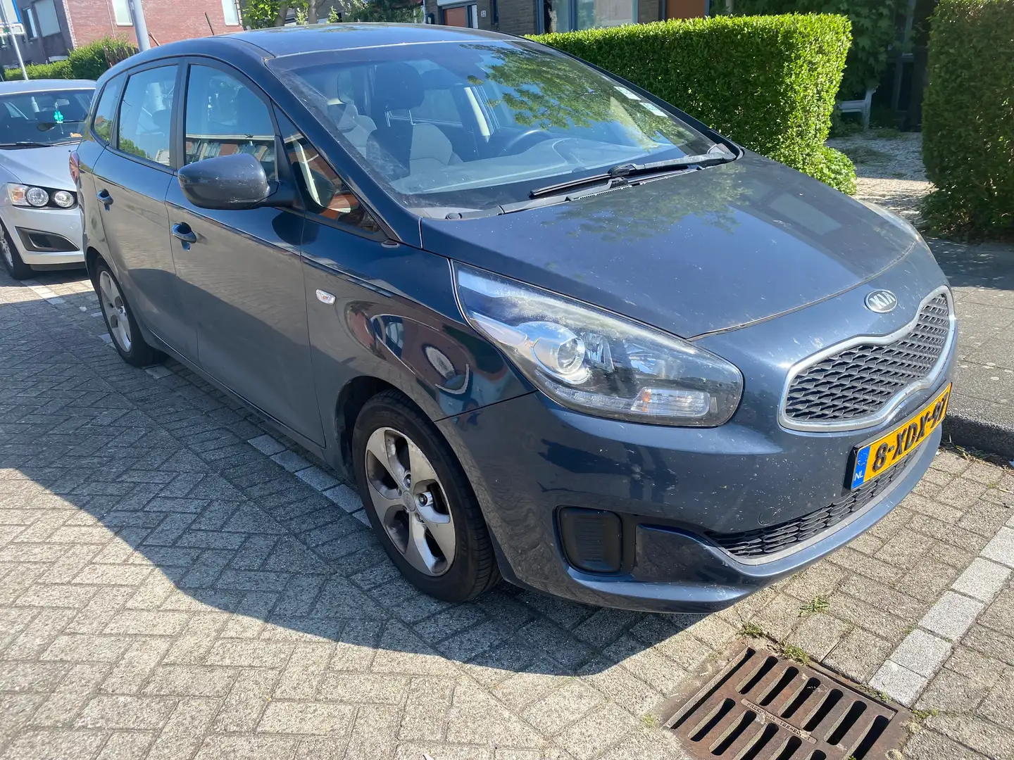 Kia Carens 1.6 GDi ComfortLine 7 zitter Grijs - 2