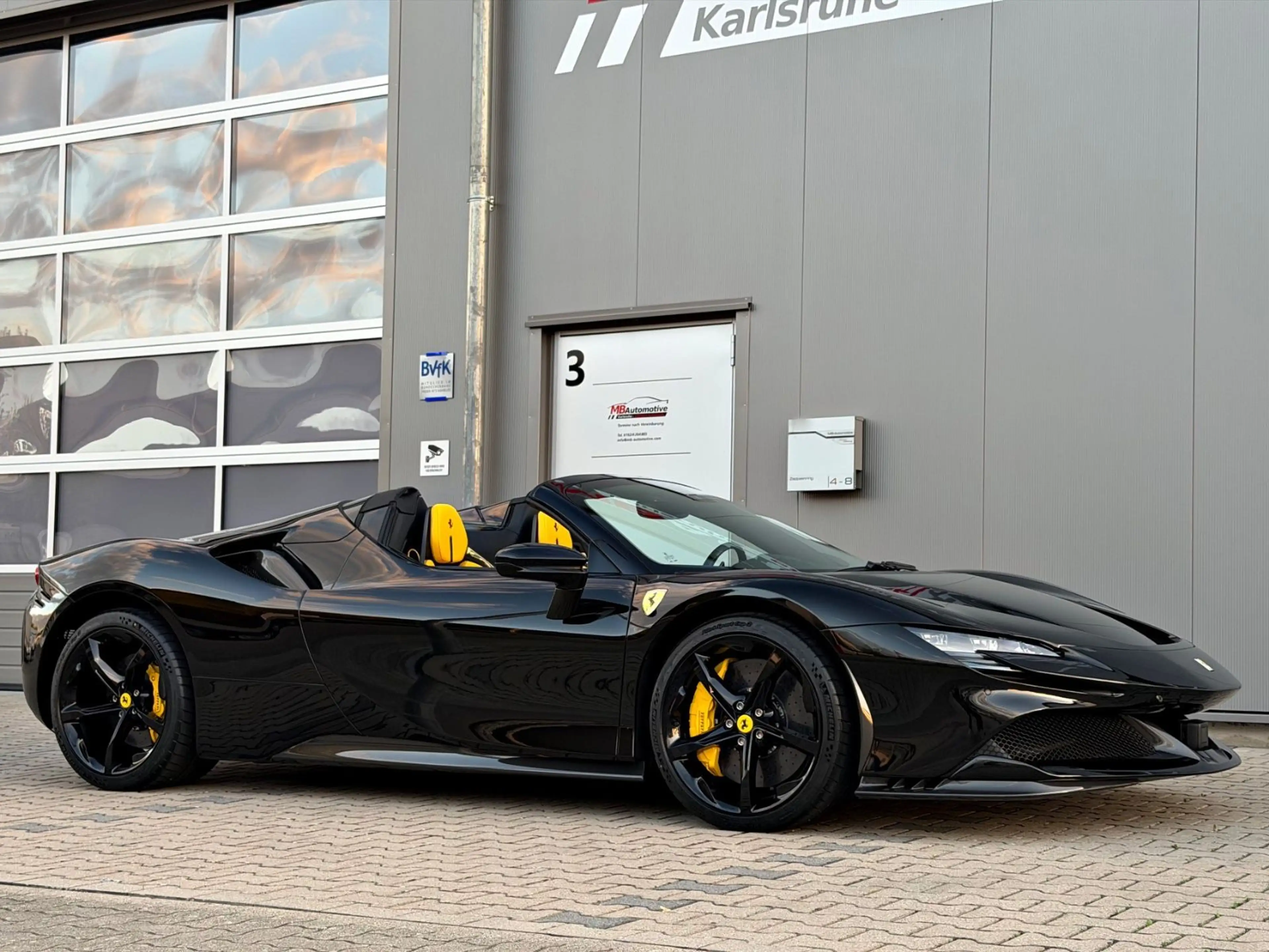 Ferrari SF90 Spider Nero DS Pelle Gialla Carbon Lift BRD — photo 14