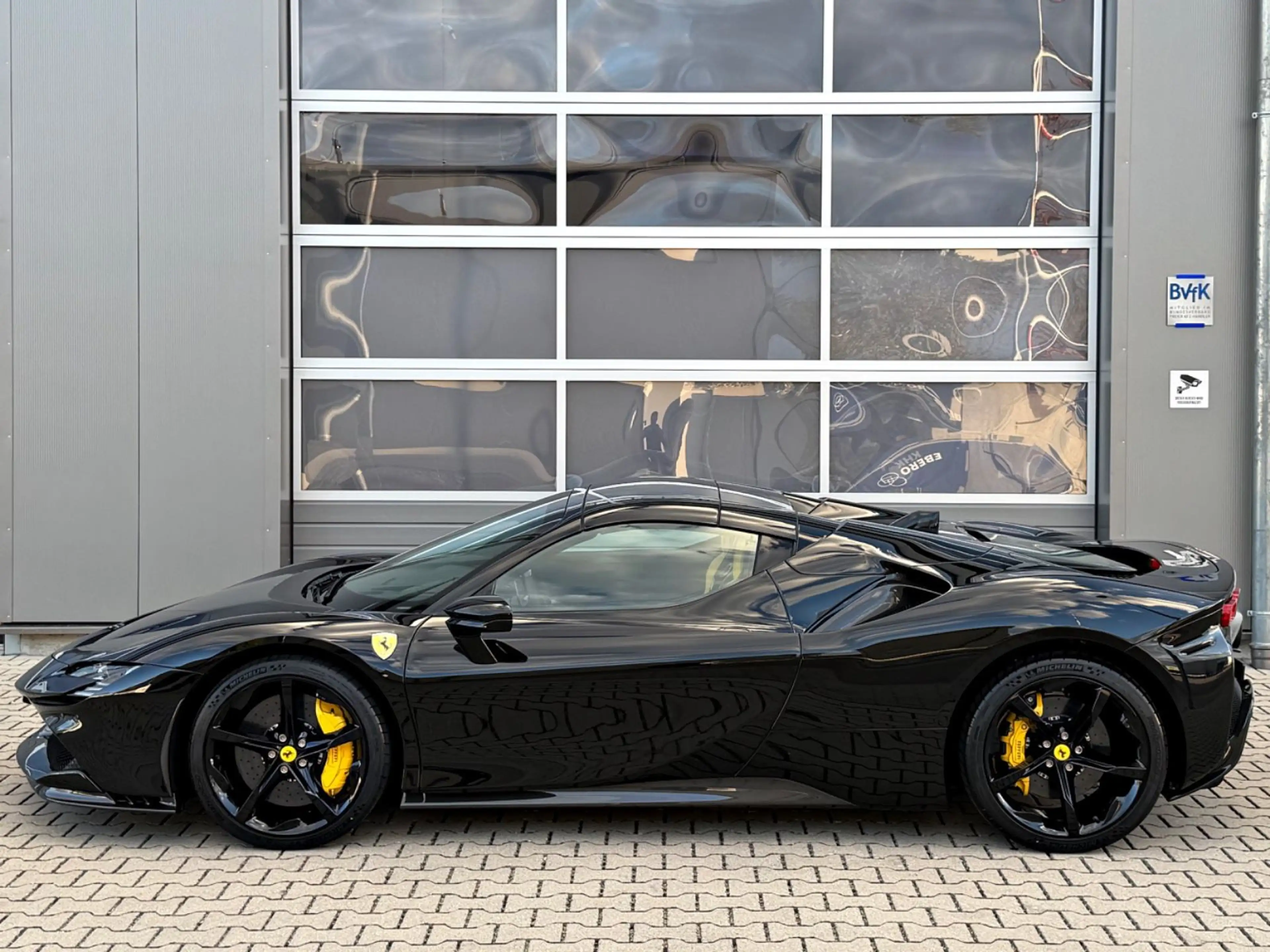 Ferrari SF90 Spider Nero DS Pelle Gialla Carbon Lift BRD — photo 43