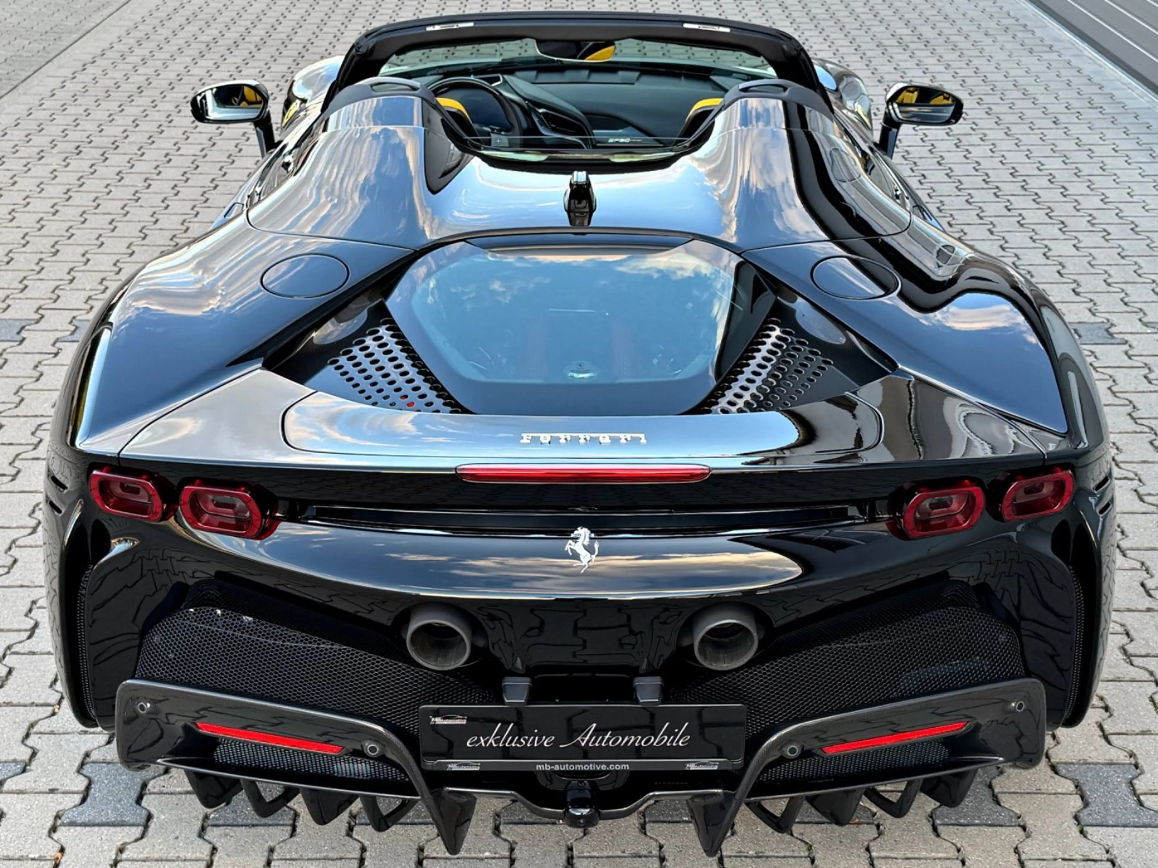 Ferrari SF90 Spider Nero DS Pelle Gialla Carbon Lift BRD — photo 8