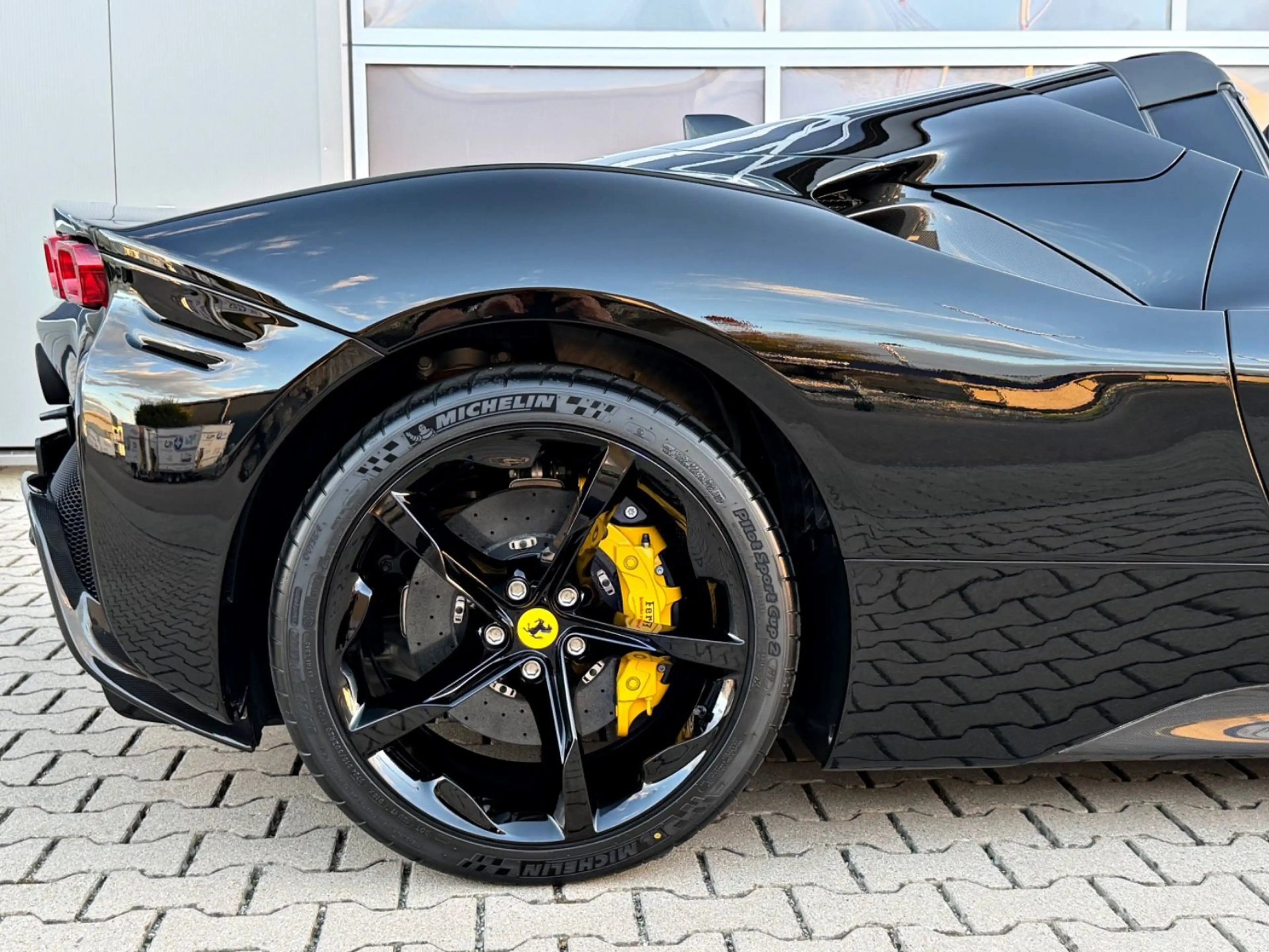 Ferrari SF90 Spider Nero DS Pelle Gialla Carbon Lift BRD — photo 49