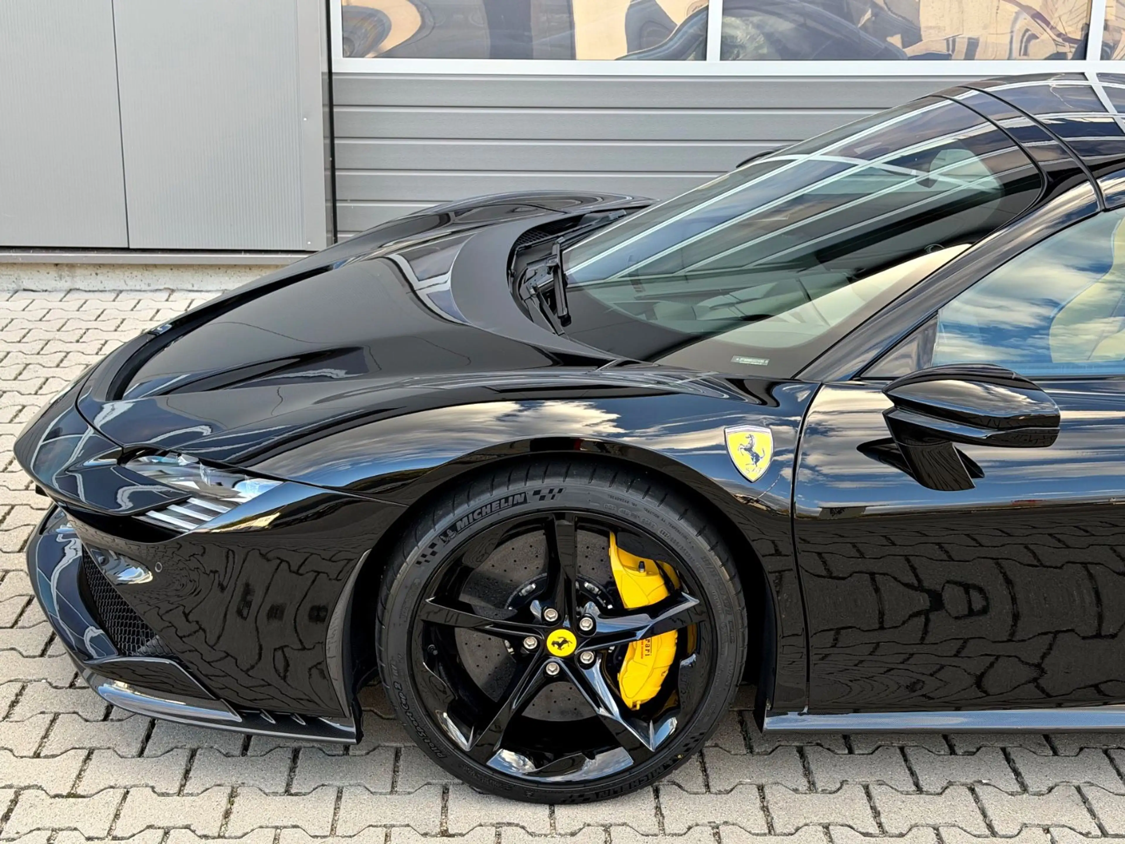 Ferrari SF90 Spider Nero DS Pelle Gialla Carbon Lift BRD — photo 42