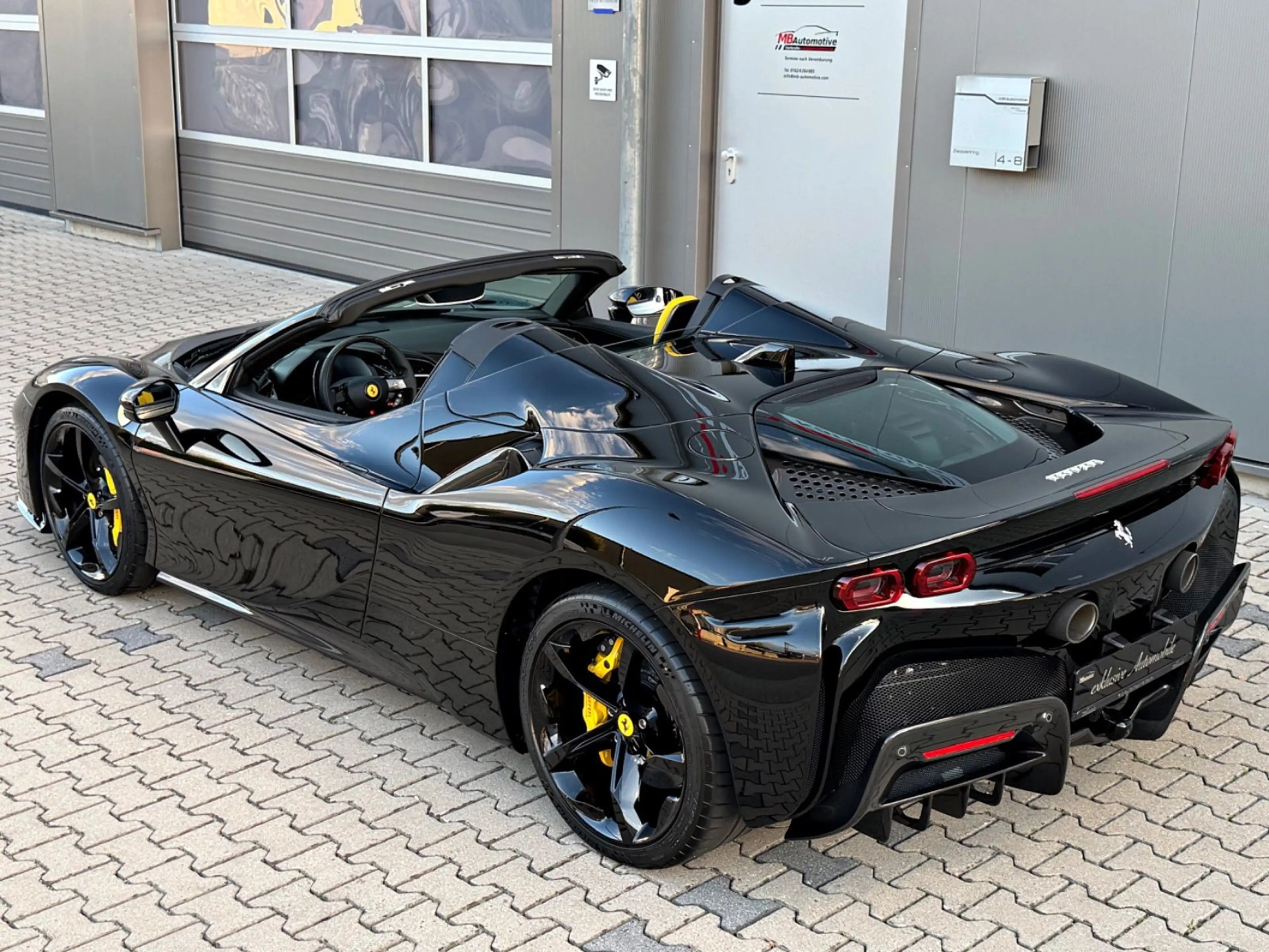 Ferrari SF90 Spider Nero DS Pelle Gialla Carbon Lift BRD — photo 7
