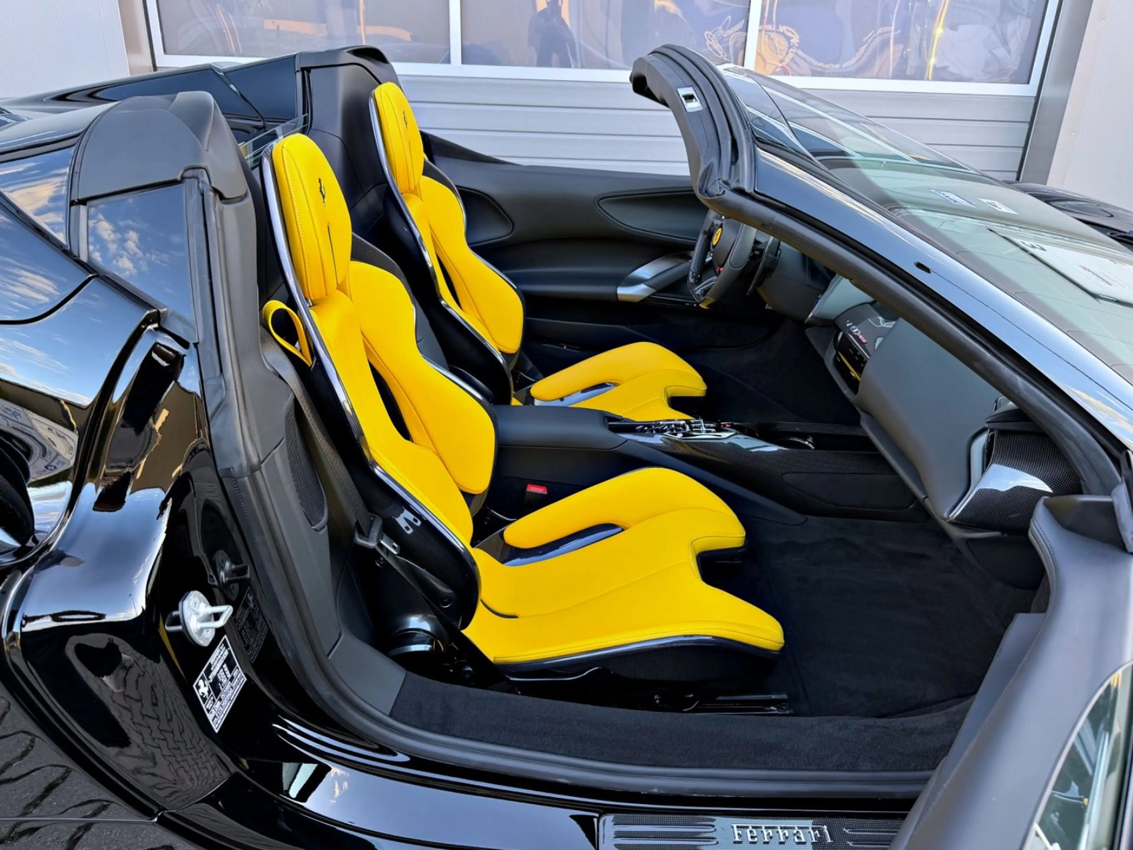Ferrari SF90 Spider Nero DS Pelle Gialla Carbon Lift BRD — photo 31