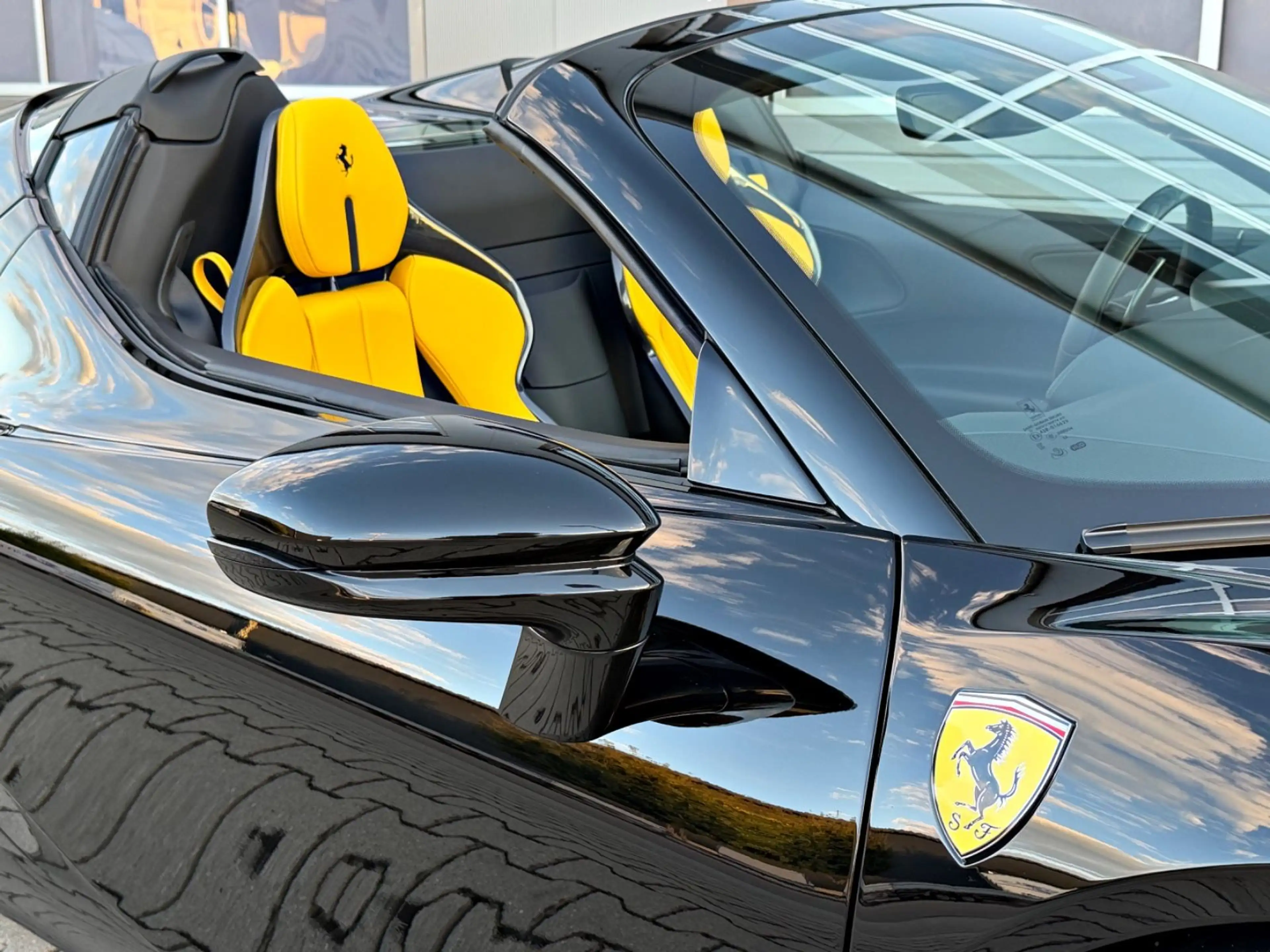 Ferrari SF90 Spider Nero DS Pelle Gialla Carbon Lift BRD — photo 36
