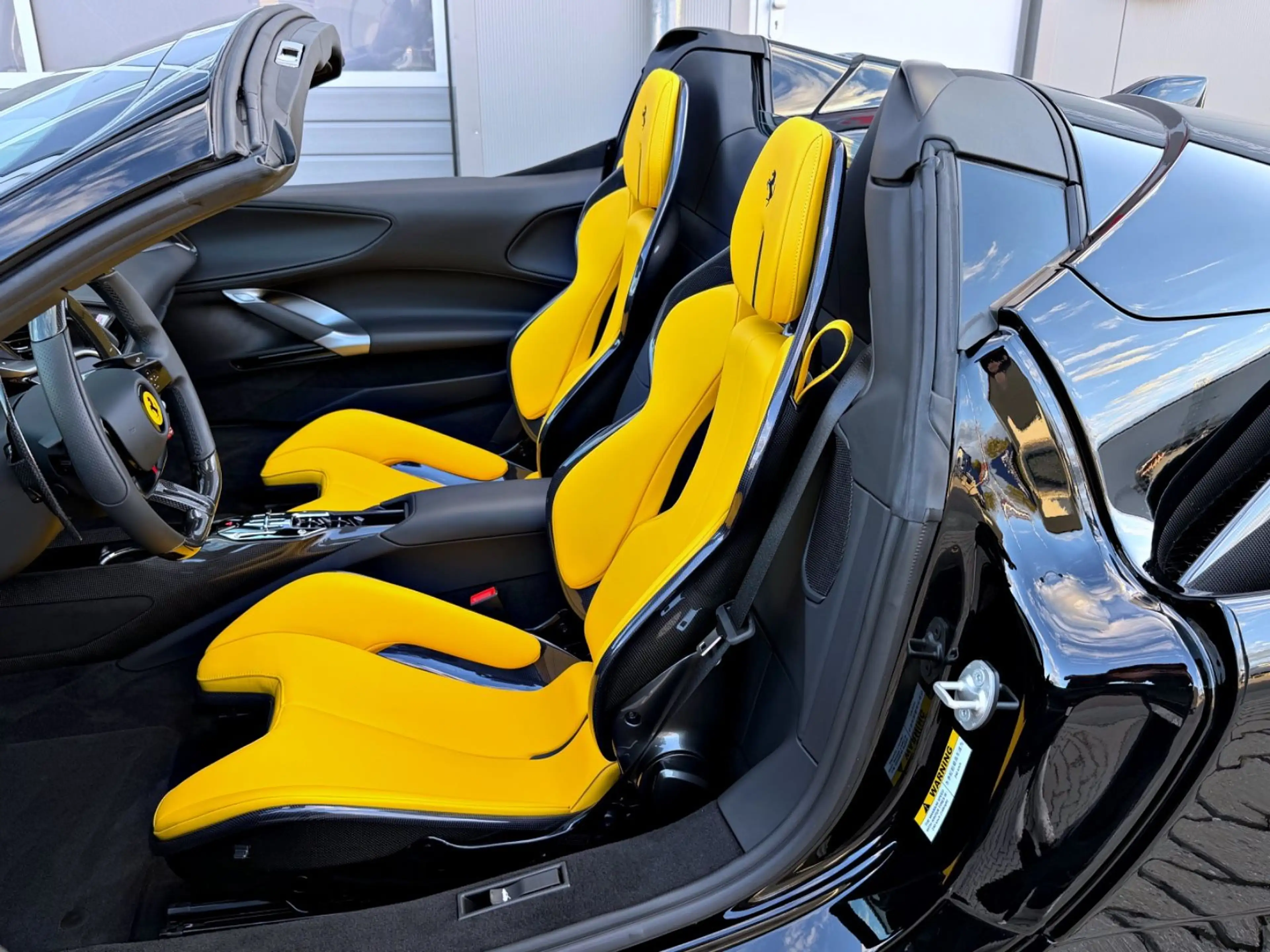 Ferrari SF90 Spider Nero DS Pelle Gialla Carbon Lift BRD — photo 20