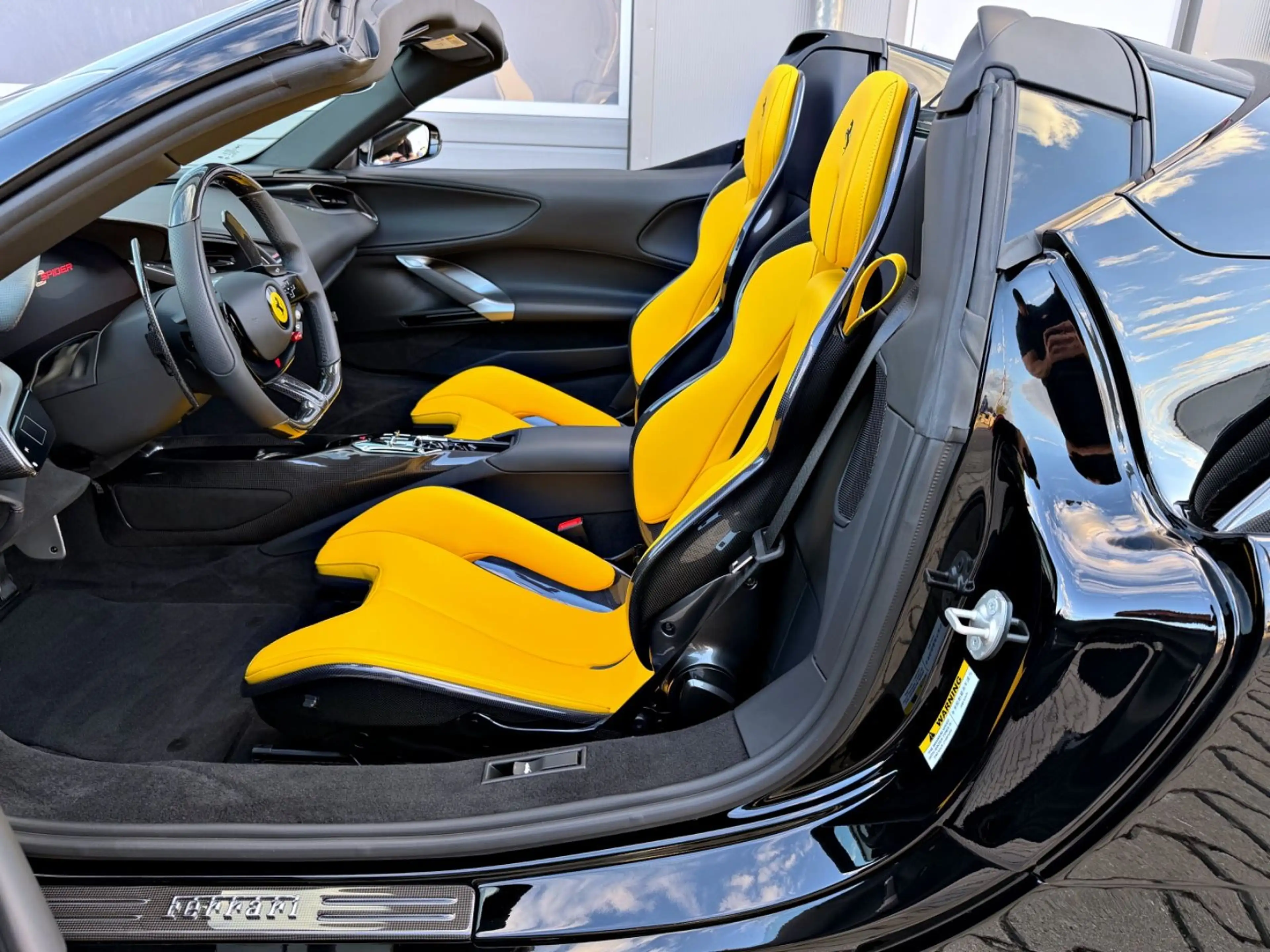 Ferrari SF90 Spider Nero DS Pelle Gialla Carbon Lift BRD — photo 21