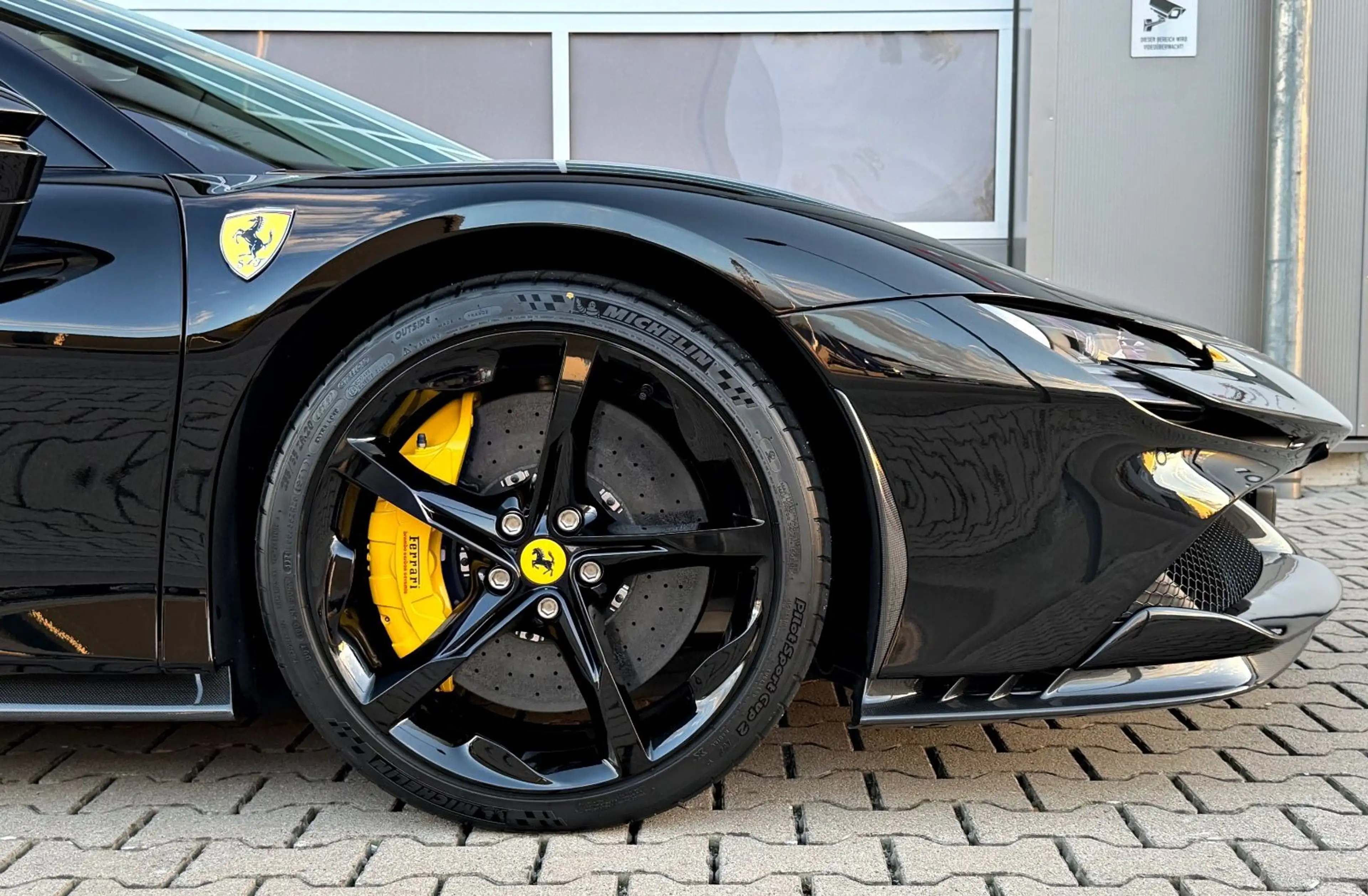 Ferrari SF90 Spider Nero DS Pelle Gialla Carbon Lift BRD — photo 50