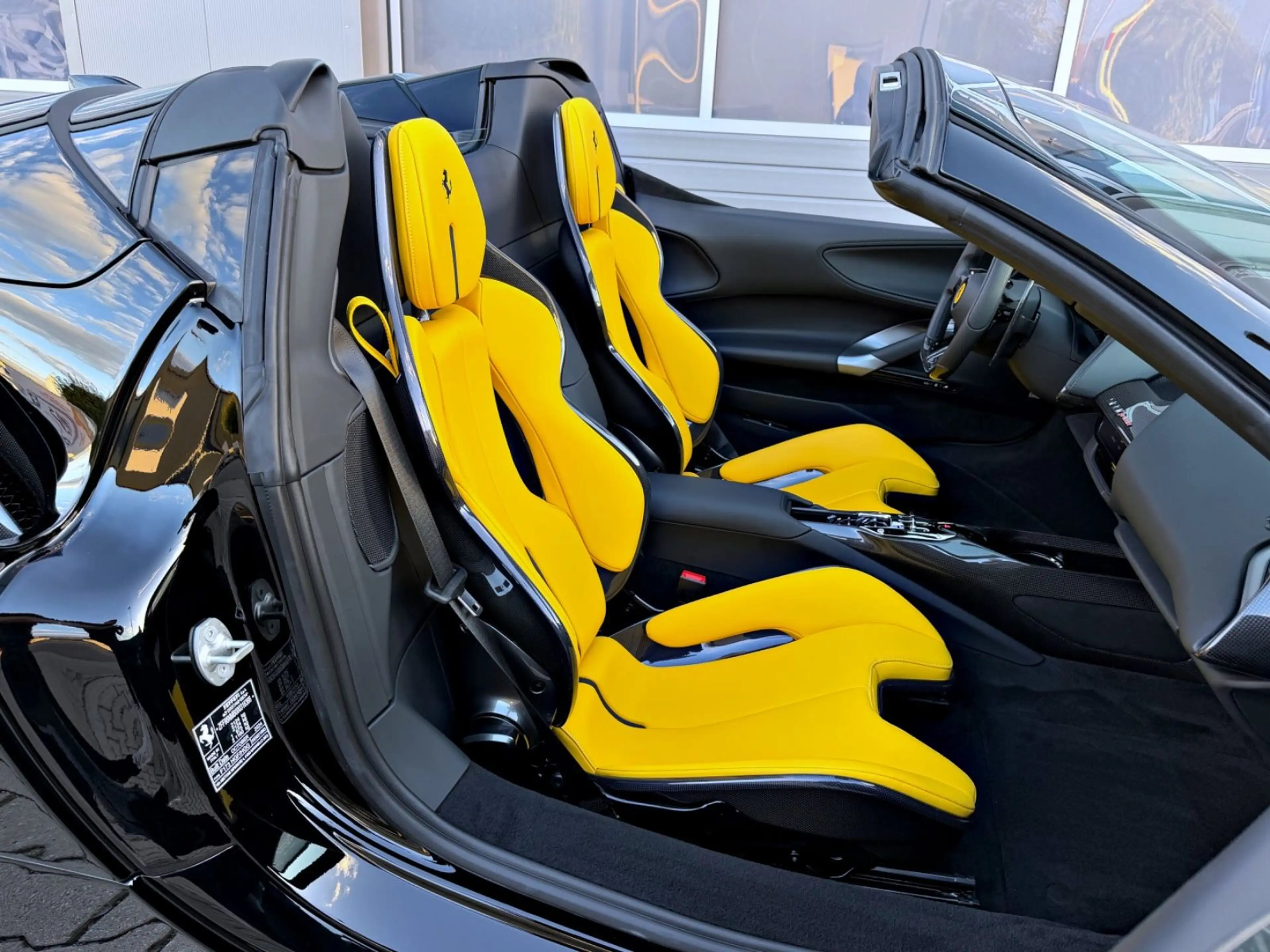 Ferrari SF90 Spider Nero DS Pelle Gialla Carbon Lift BRD — photo 32