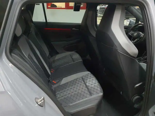 Volkswagen Golf view 14