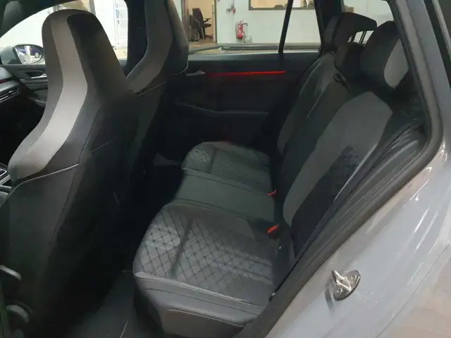 Volkswagen Golf view 13