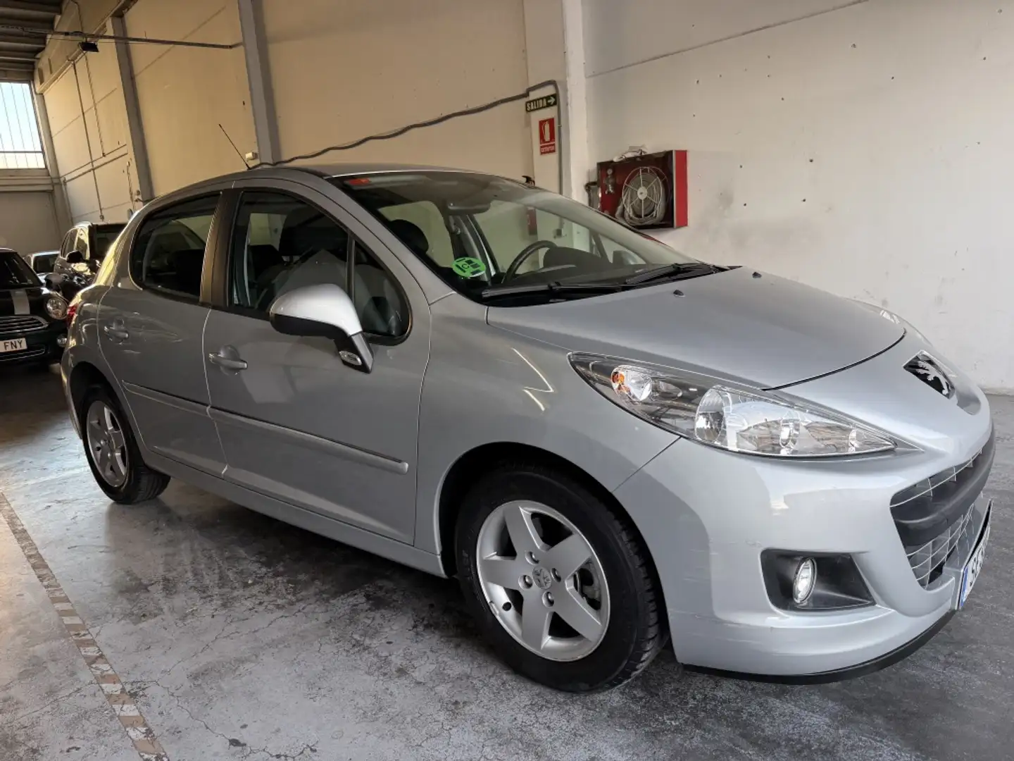 Peugeot 207 1.4 VTi 16v Active Gris - 2