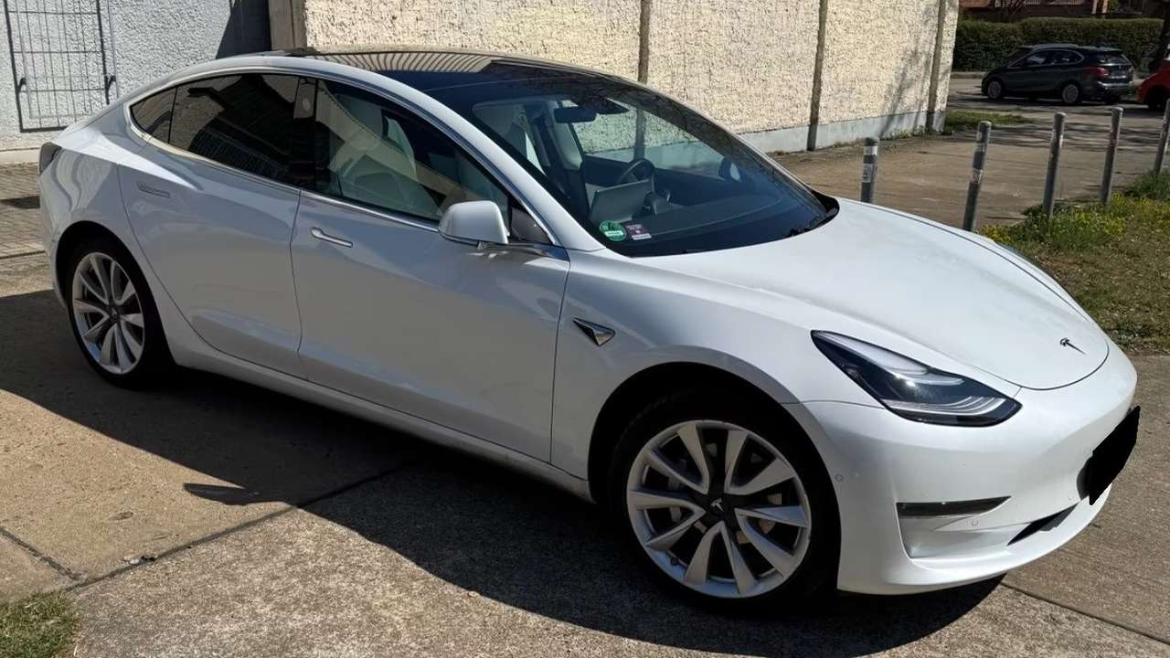 Tesla Model 3 Model 3 Standard rwd Plus