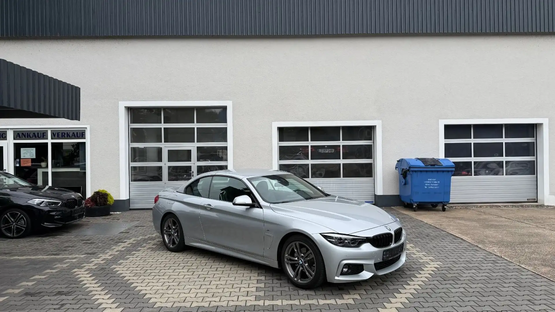 BMW 420 i Cabrio M Sport LED Navi Autom H&K Silber - 1