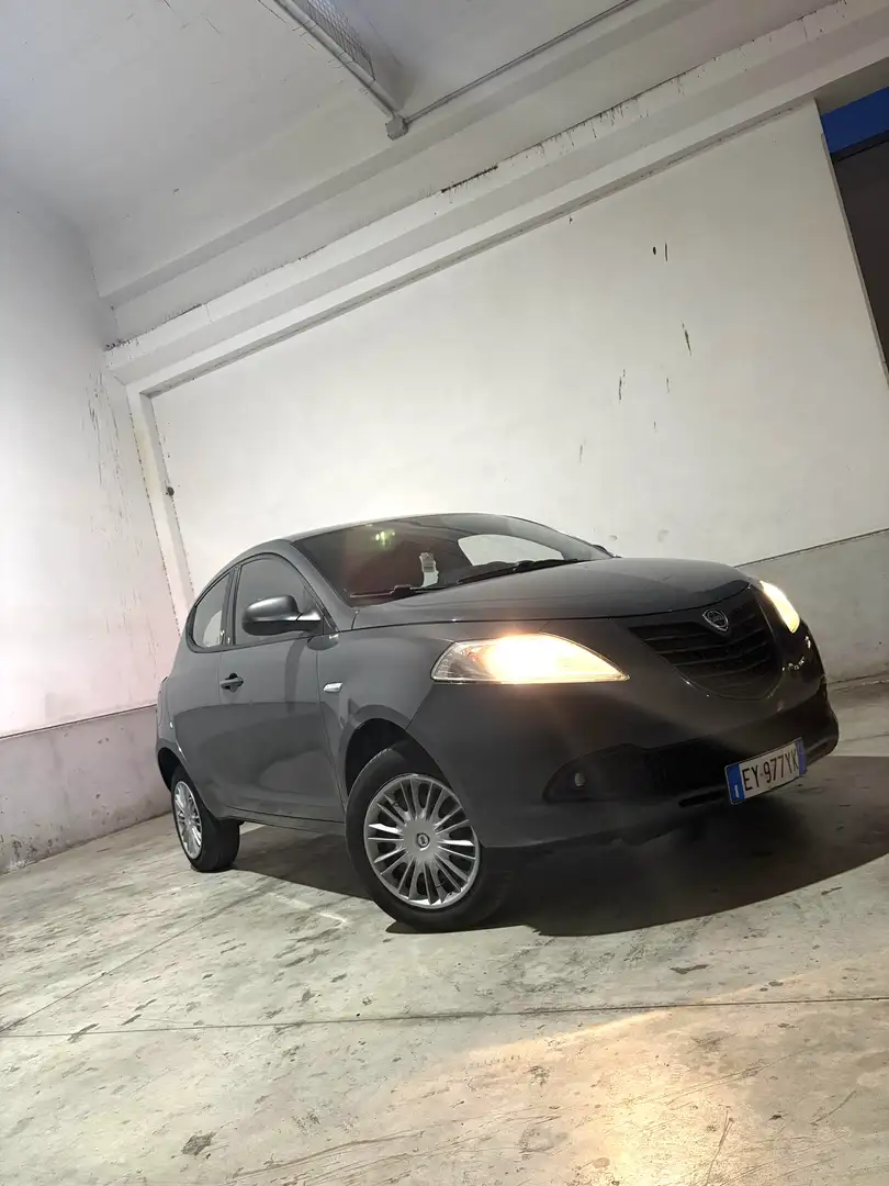 Lancia Ypsilon 0.9 t.air Gold c/CL ecochic metano 80cv - 1