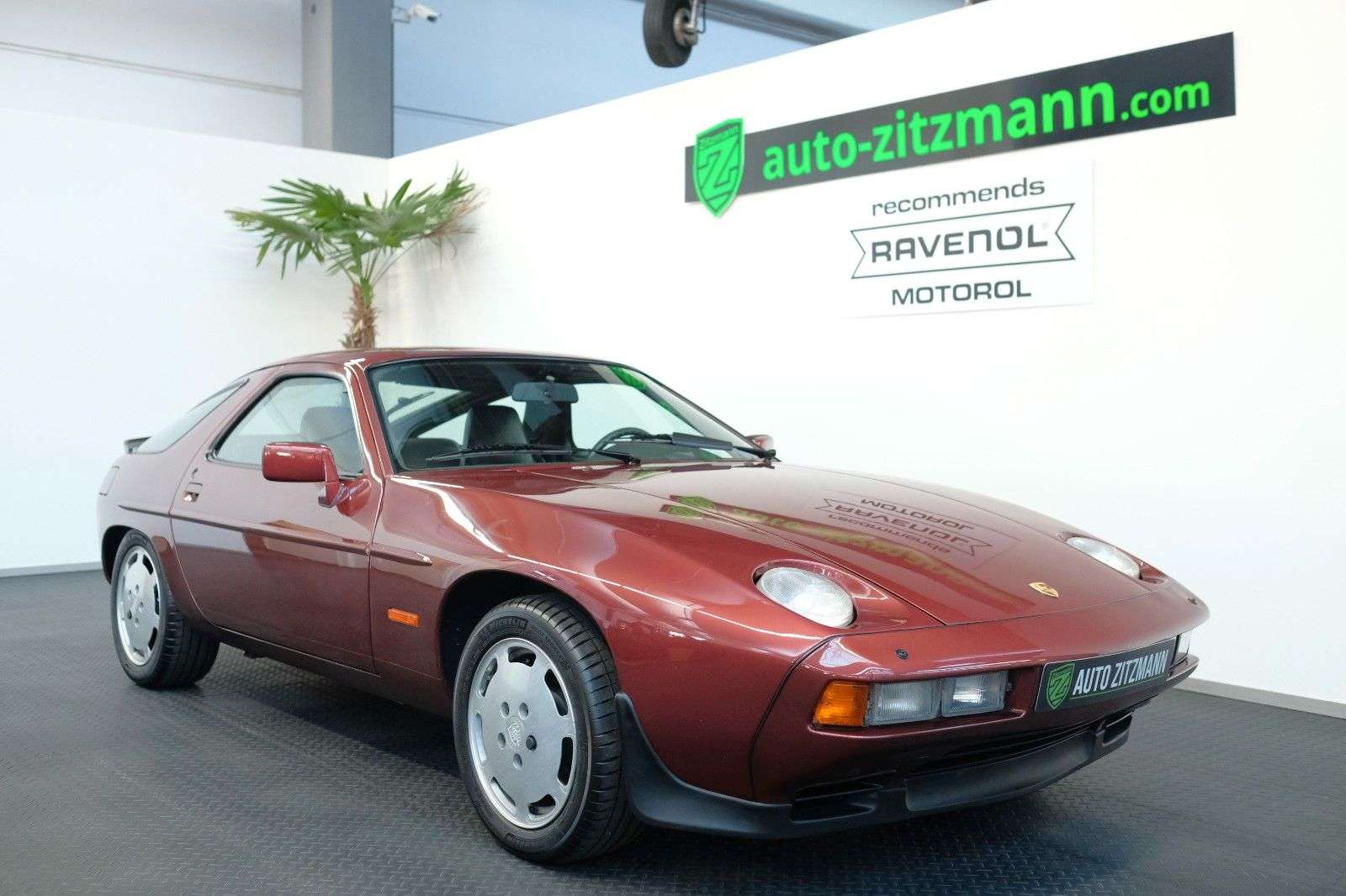 Second hand Porsche 928 4.7